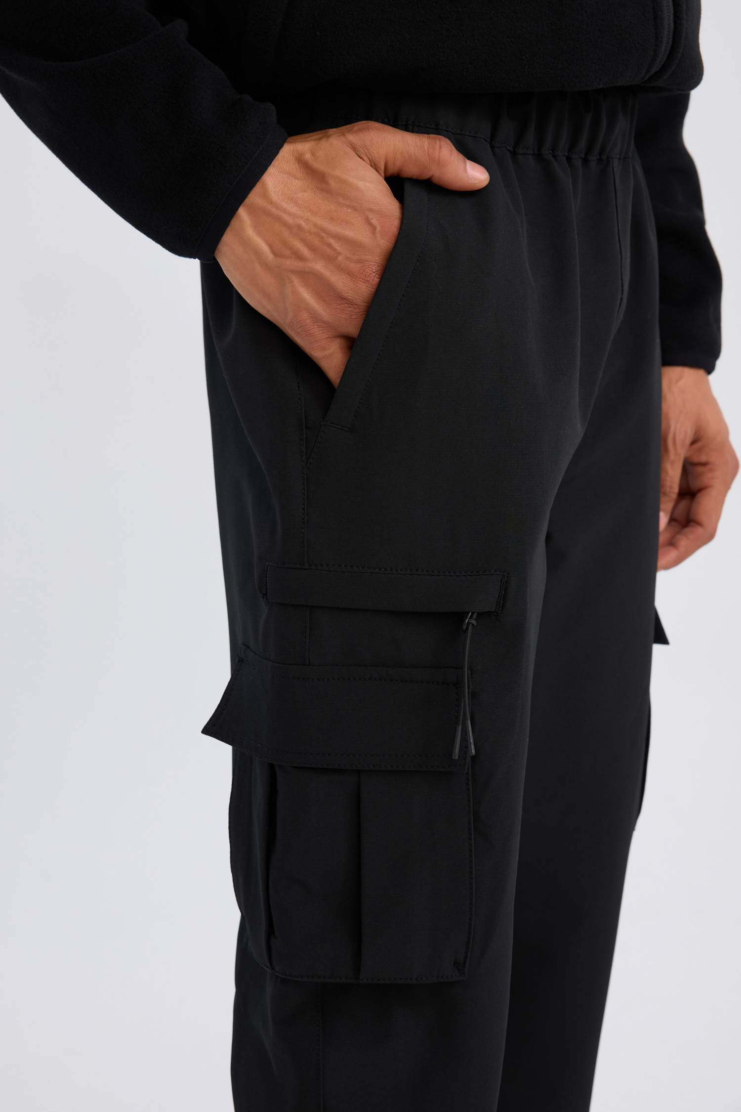 DeFactoFit Sporcu Jogger Eşofman Altı Slim Fit Dar Kesim Dokuma Kargo Cepli Standart Paça