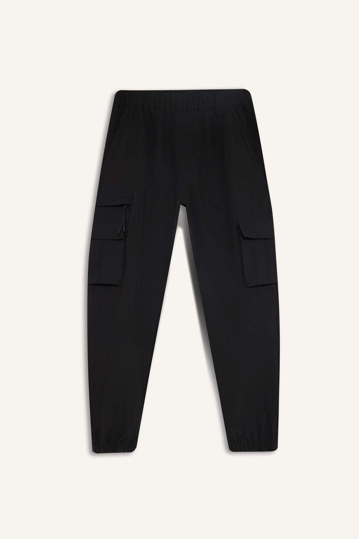 DeFactoFit Sporcu Jogger Eşofman Altı Slim Fit Dar Kesim Dokuma Kargo Cepli Standart Paça