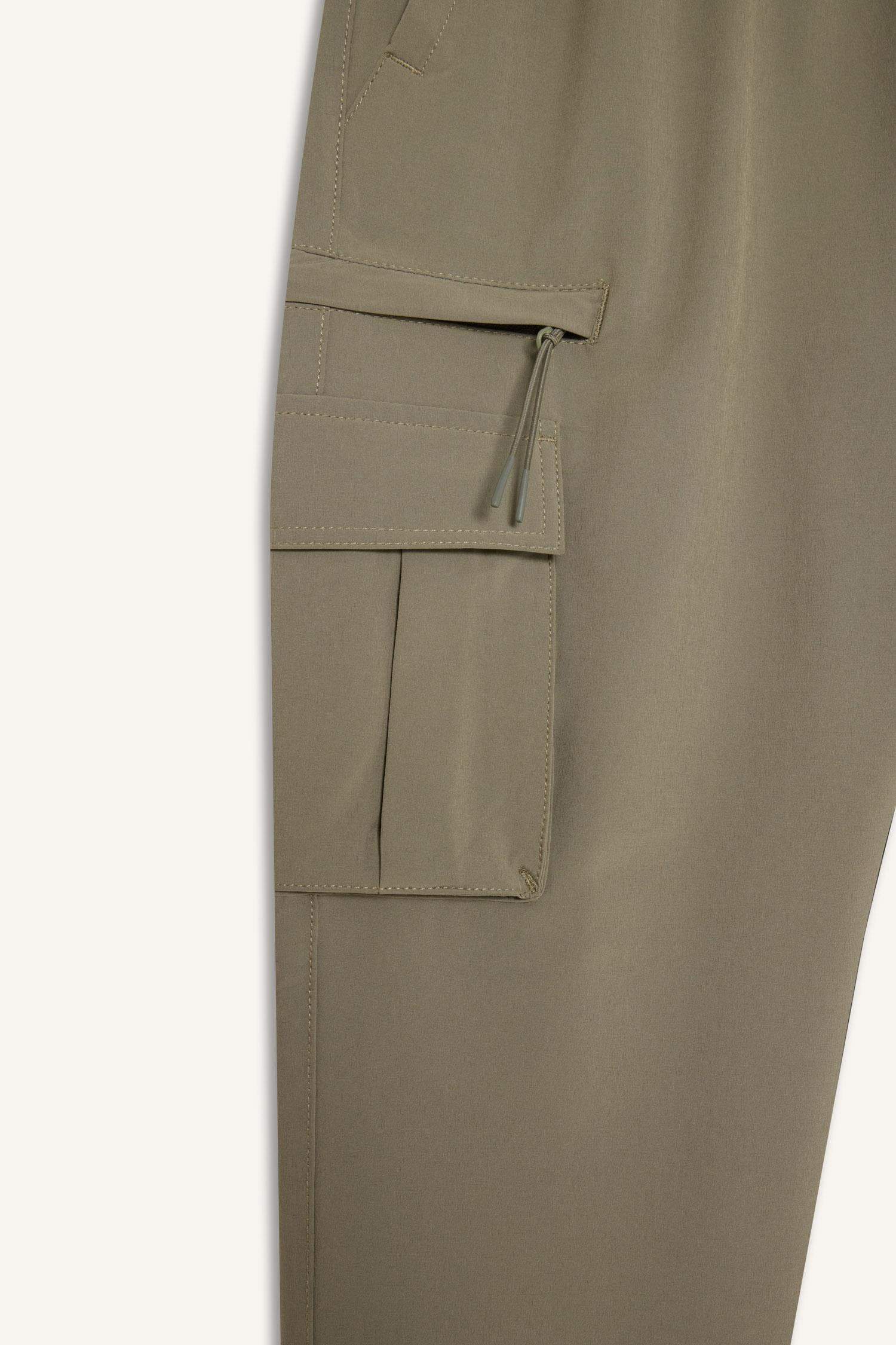 Sporcu Jogger Eşofman Altı Slim Fit Dar Kesim Dokuma Kargo Cepli Standart Paça