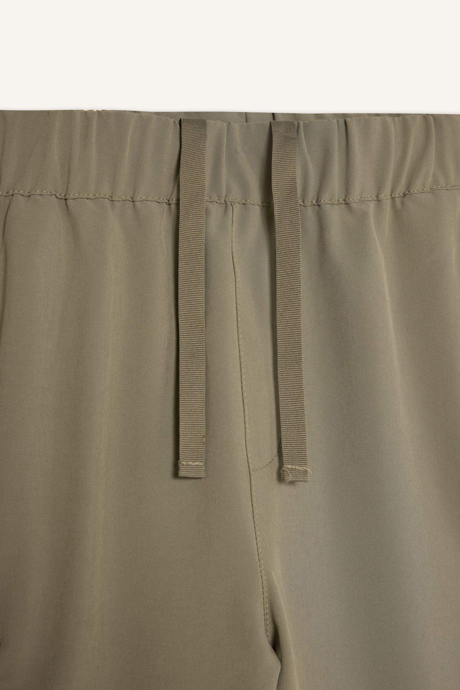 Sporcu Jogger Eşofman Altı Slim Fit Dar Kesim Dokuma Kargo Cepli Standart Paça