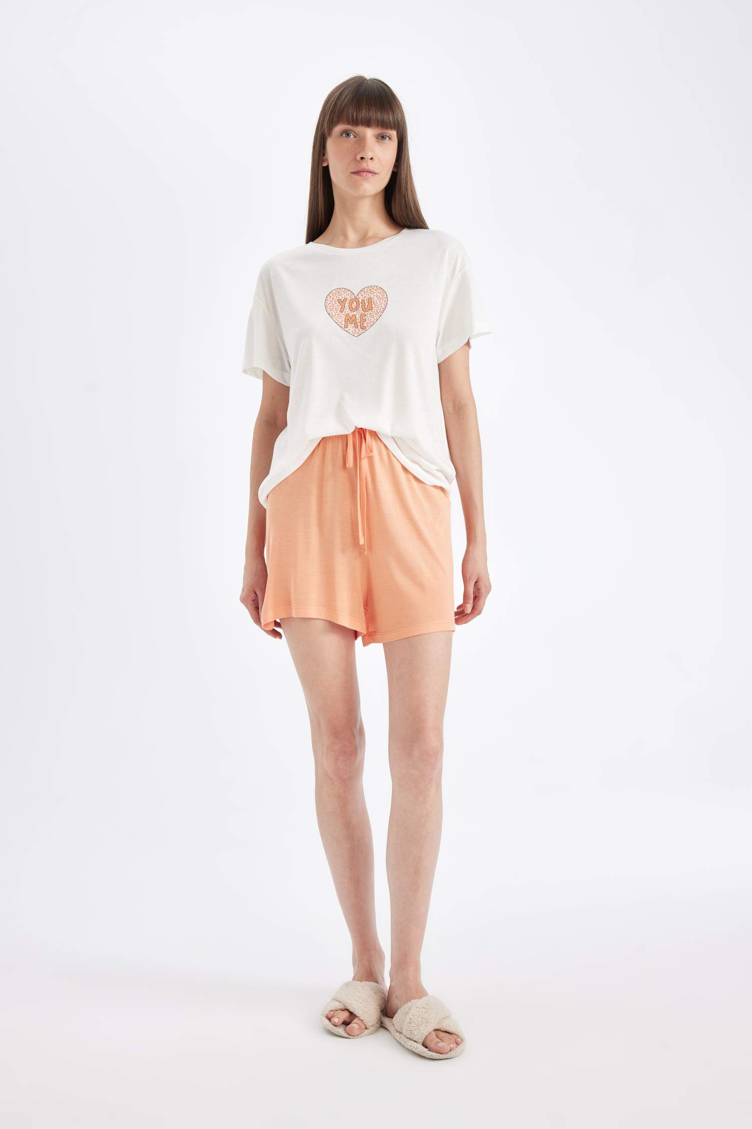 طقم قصة عادية بأكمام قصيرة من قطعتين