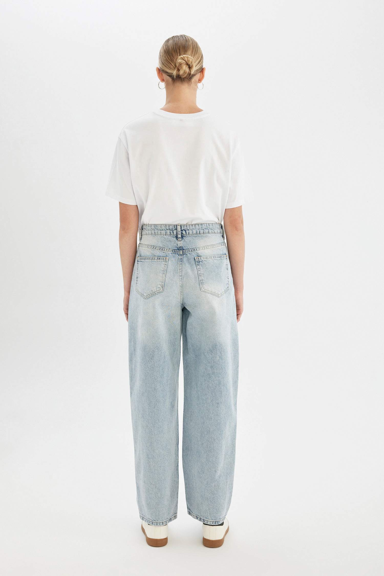 Pantalon Jean Baggy Ample Coupe Ballon Taille Haute et Longueur Cheville