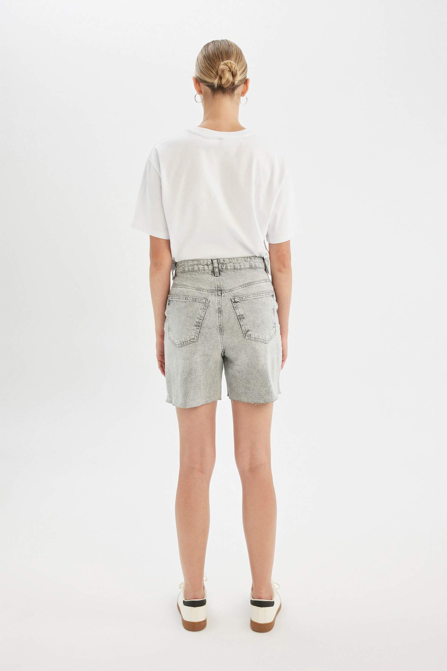 شورت برمودا جينز بخصر عالي