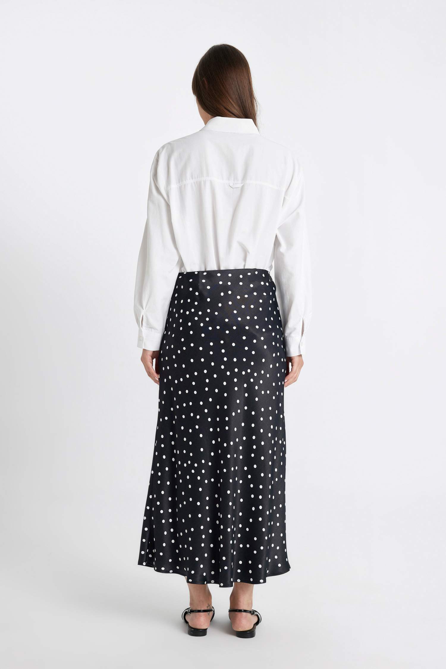 A Kesim Puantiyeli Saten Maxi Etek