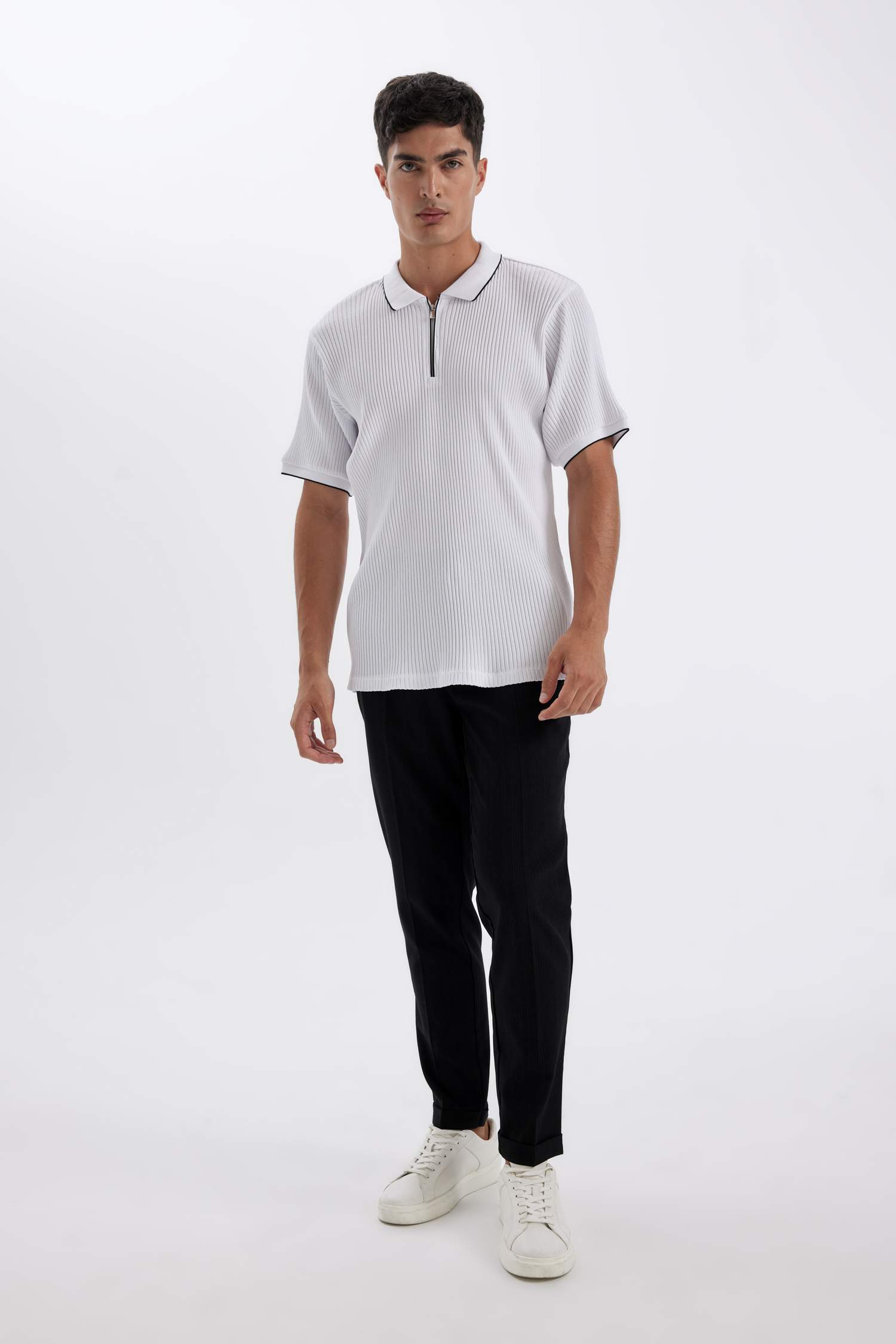 تيشيرت بولو نص ردن مضلع سليم فيت بسحاب