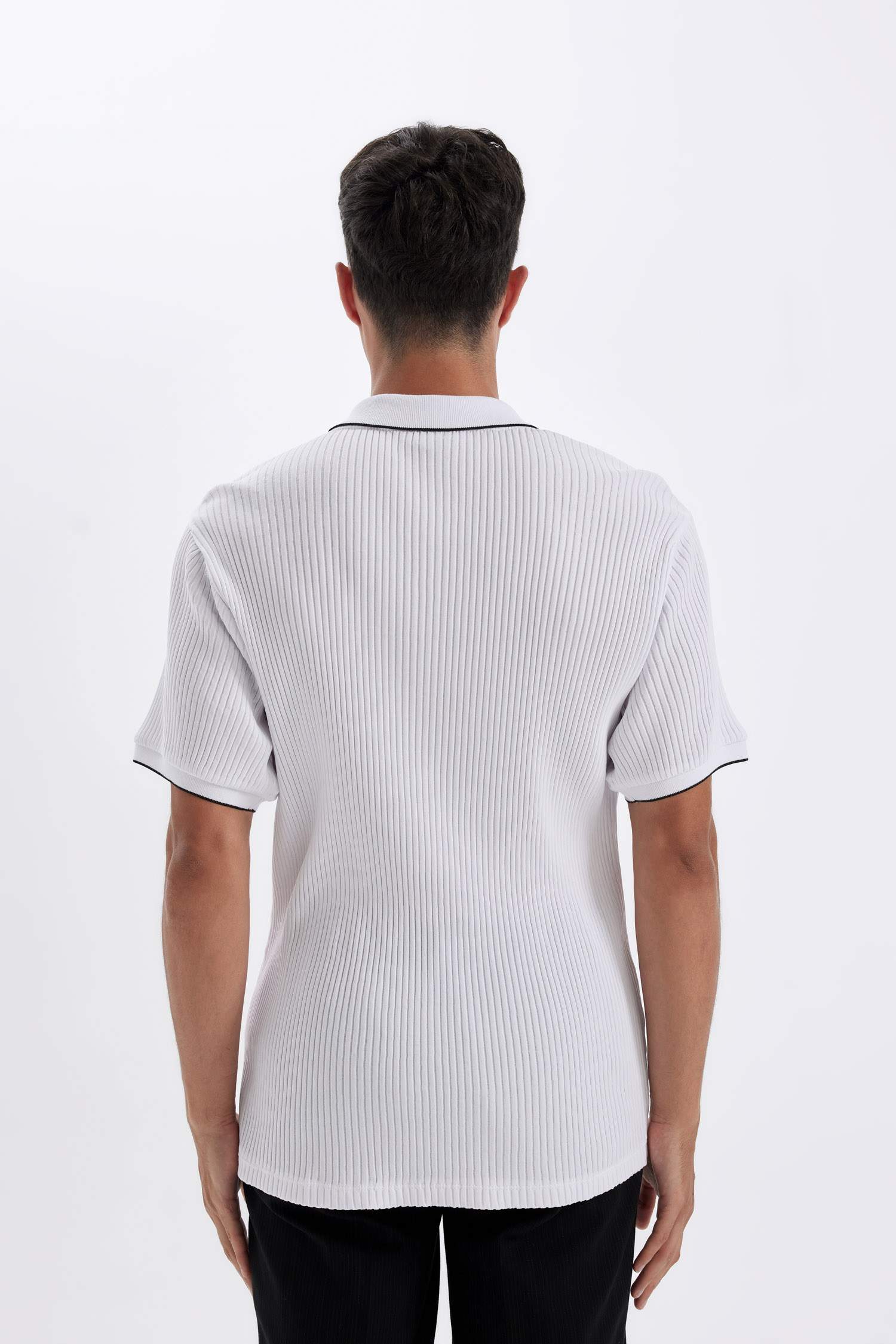 تيشيرت بولو نص ردن مضلع سليم فيت بسحاب