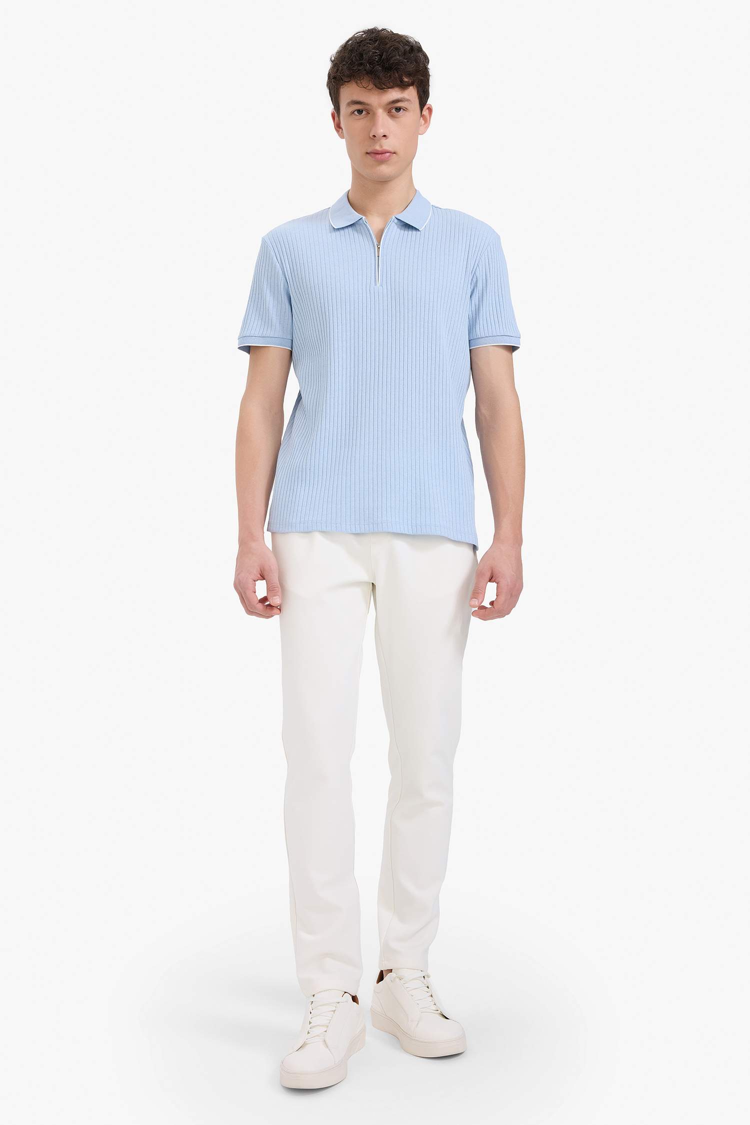 تيشيرت بولو نص ردن مضلع سليم فيت بنص سحاب