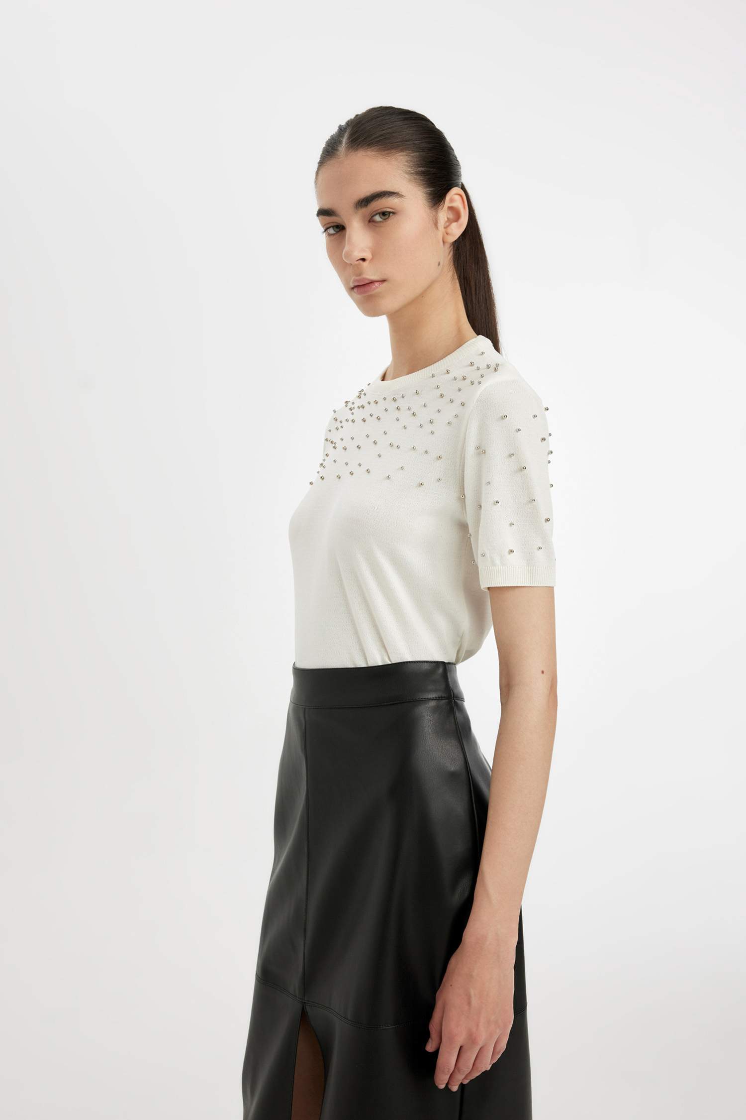 Regular Fit Bisiklet Yaka Kısa Kollu Triko Tişört