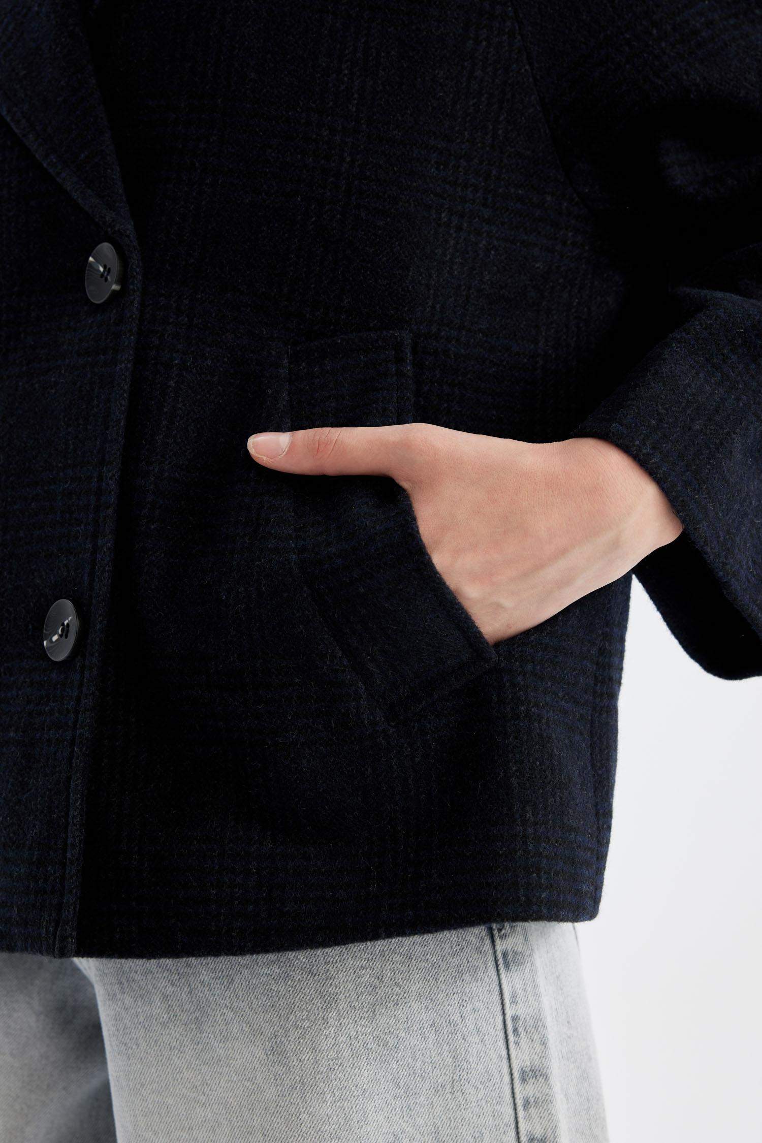 Relax Fit Buttoned Short Cachet Jacket