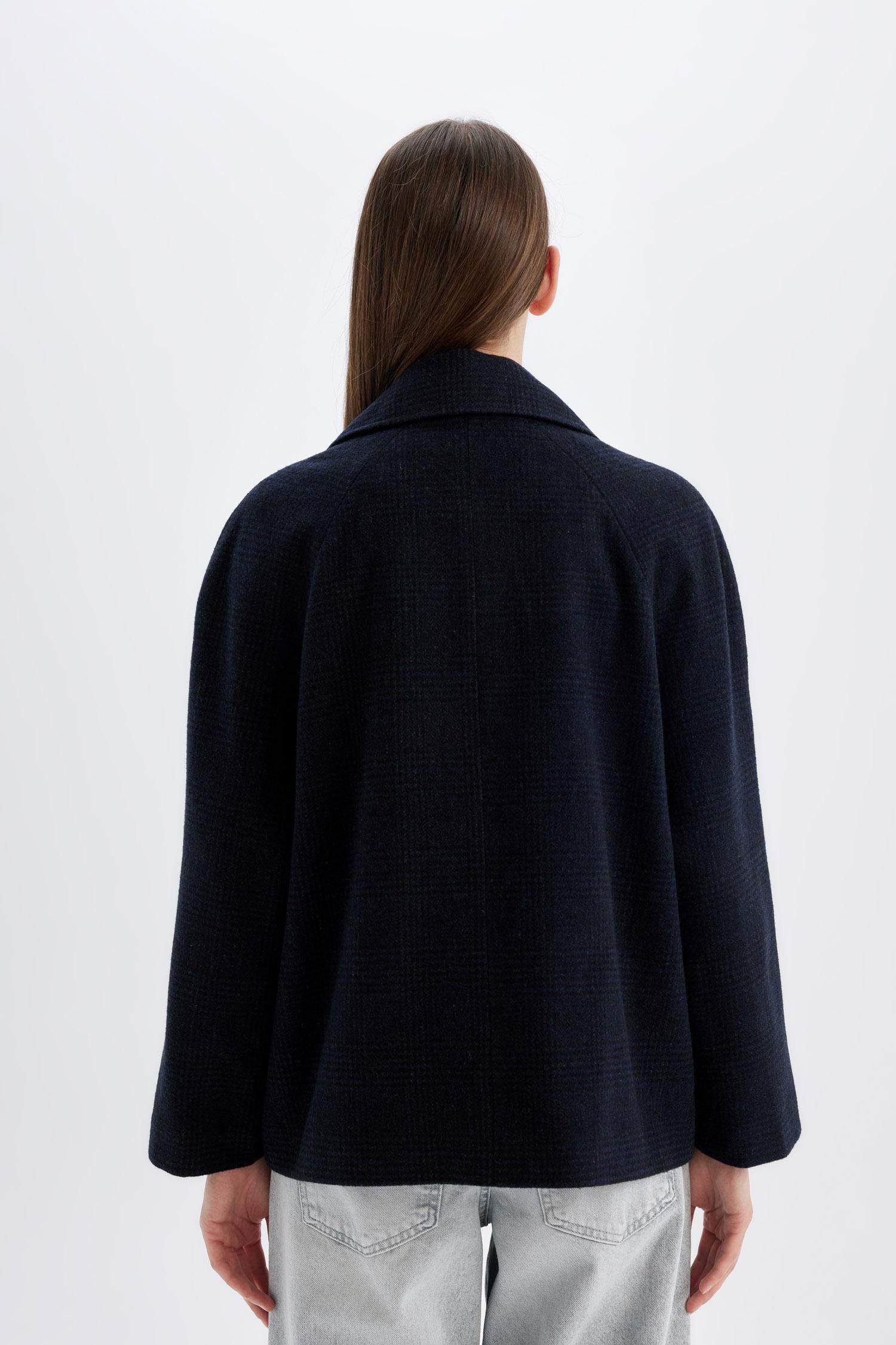 Relax Fit Buttoned Short Cachet Jacket