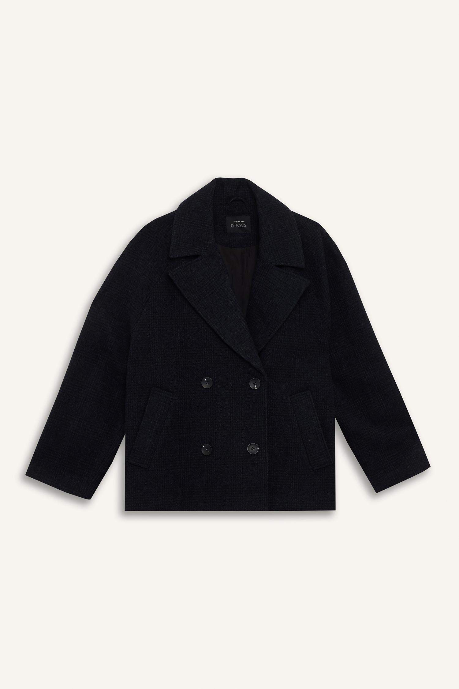 Relax Fit Buttoned Short Cachet Jacket