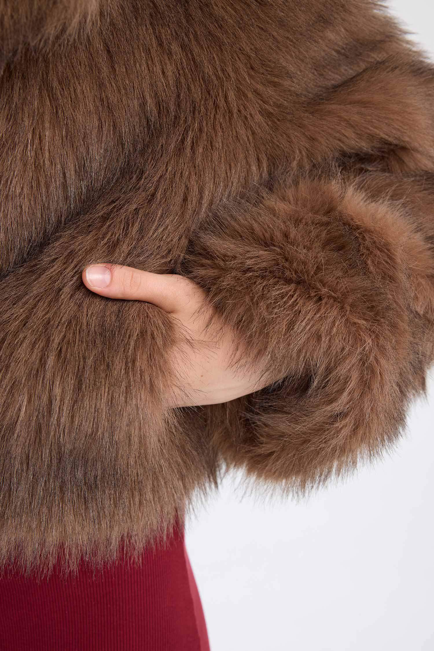 Oversize Geniş Kalıp Ceket Yaka Cepli Çıtçıtlı Suni Kürk Kaban