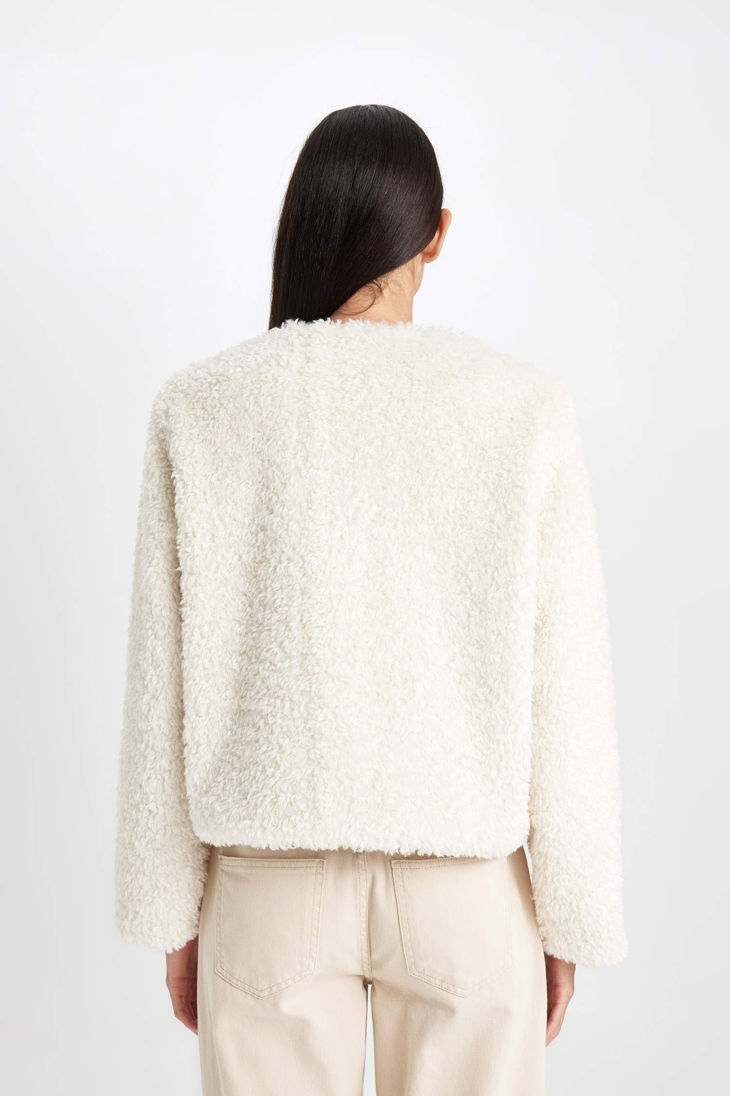 جاكيت فرو صناعي قصة مريحة بأزرار