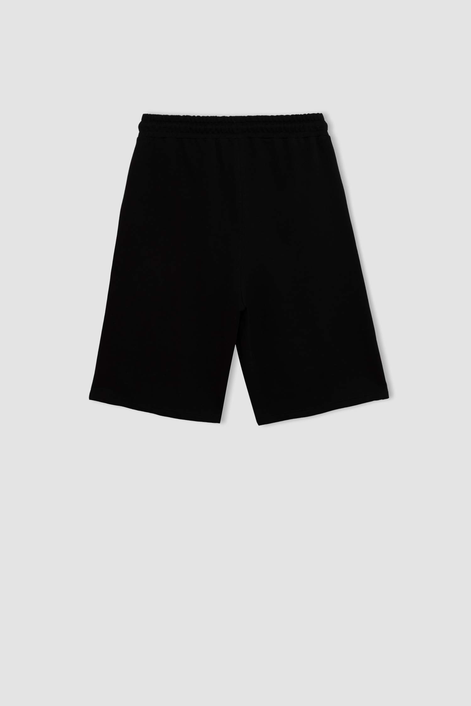 شورت ولادي قصة عادية