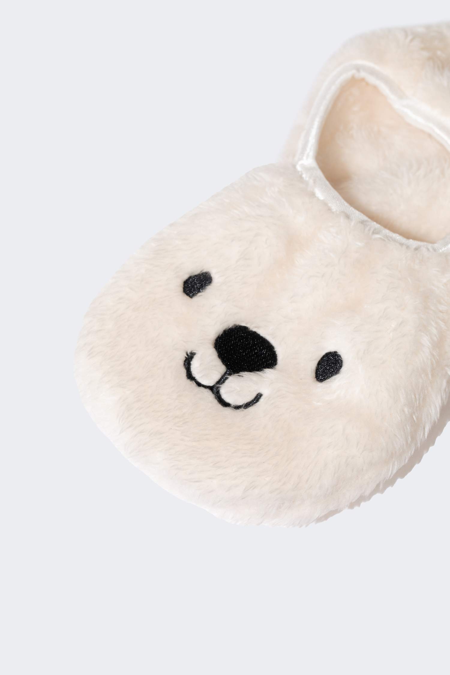 لكلوك حريمي شتوي بكعب مسطح