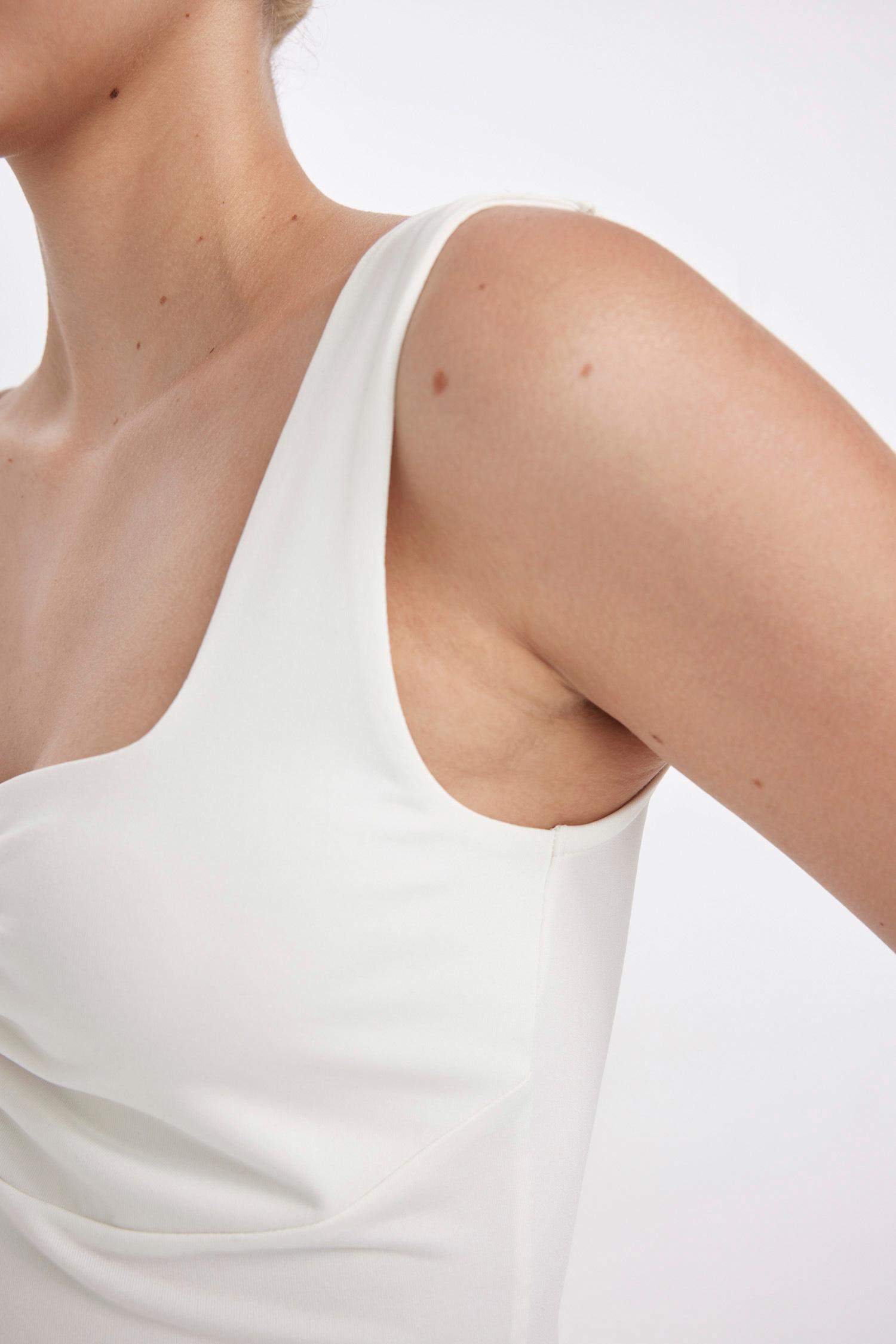 Fitted Kalp Yaka Atlet