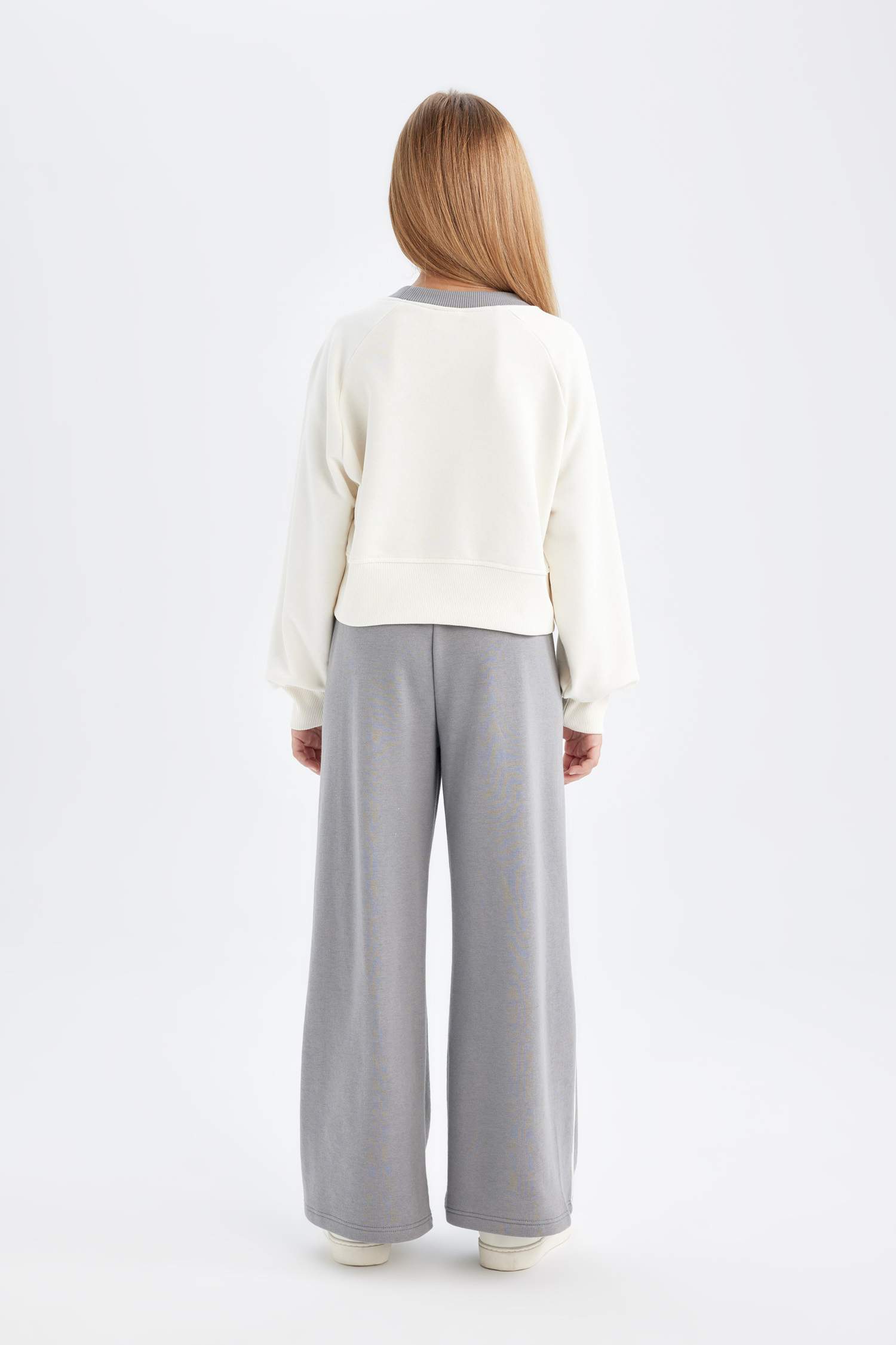 طقم بناتي سامبل سويت شيرت وسويت بانتس - قطعتين