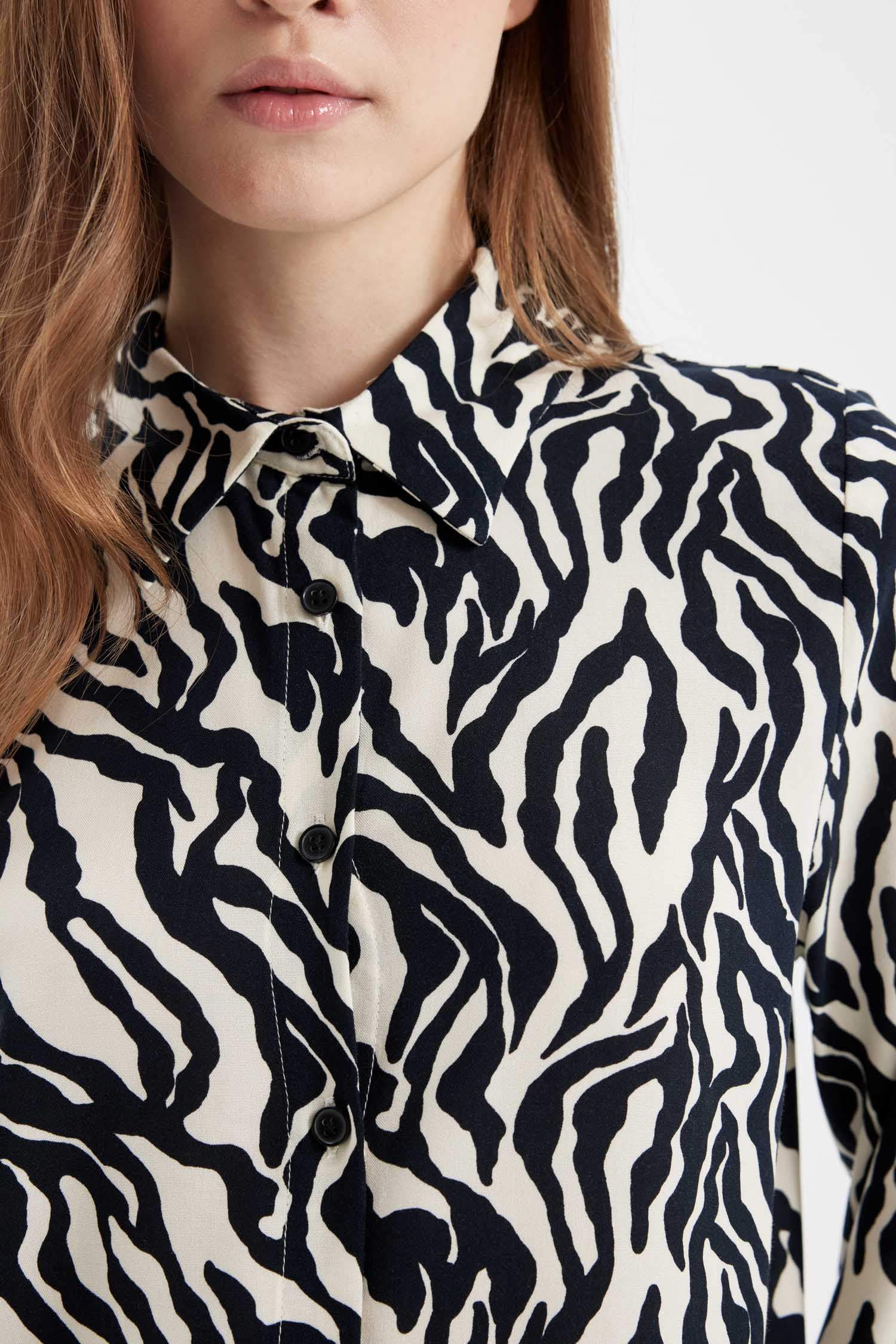 Regular Fit Zebra Desenli Viskon Uzun Kollu Gömlek Tunik