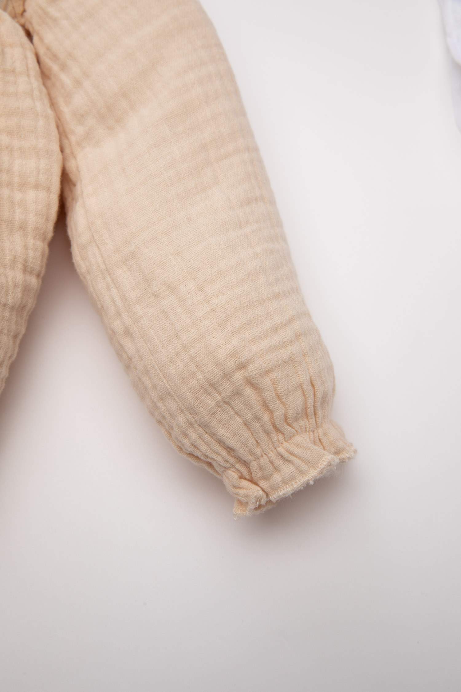 Kız Bebek Yenidoğan Çiçek Nakışlı Düğmeli Çıtçıtlı Uzun Kollu Müslin Tulum Külotlu Çorap 2'li Takım