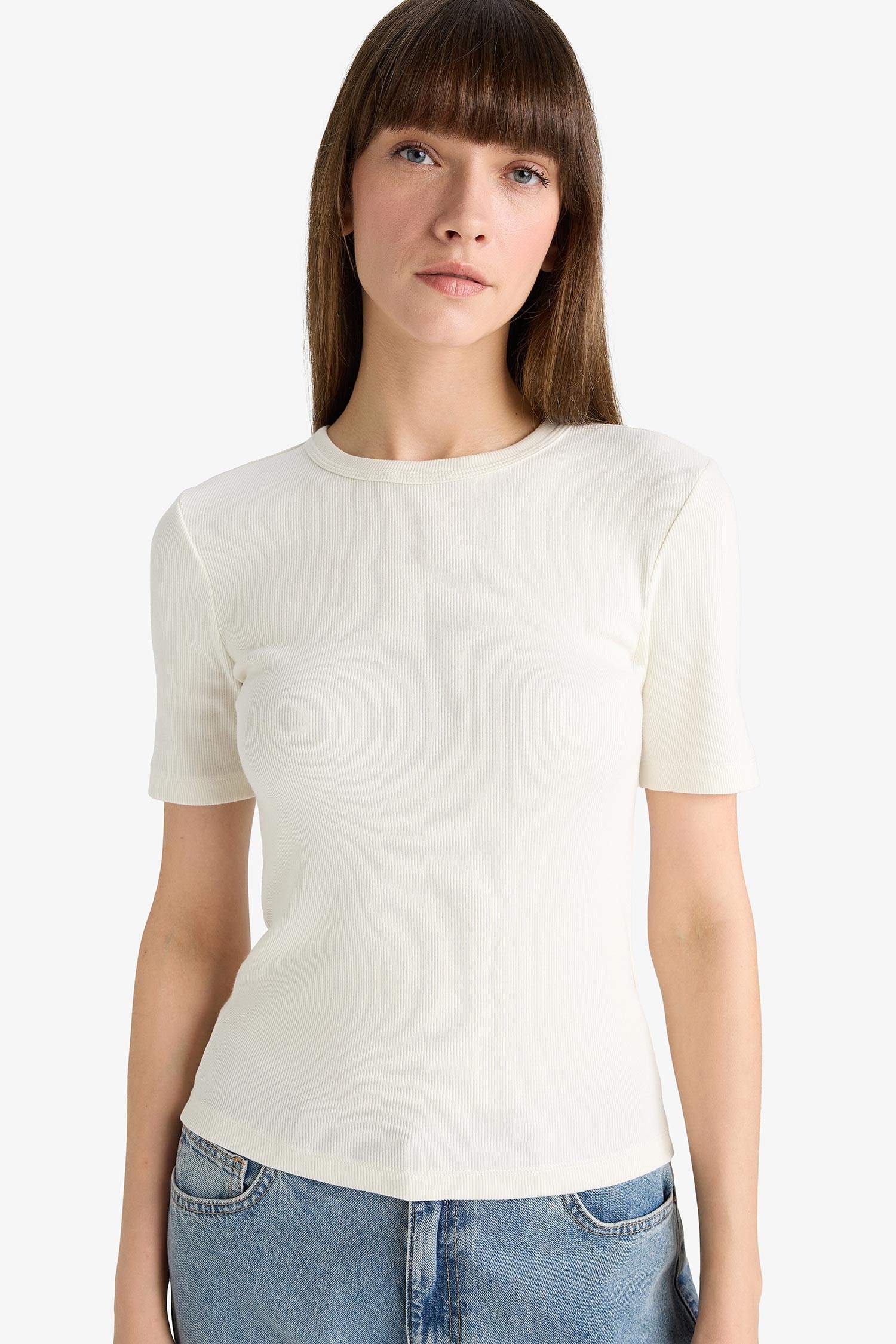 تيشيرت نص كم سليم فيت سادة بياقة مدورة مضلع