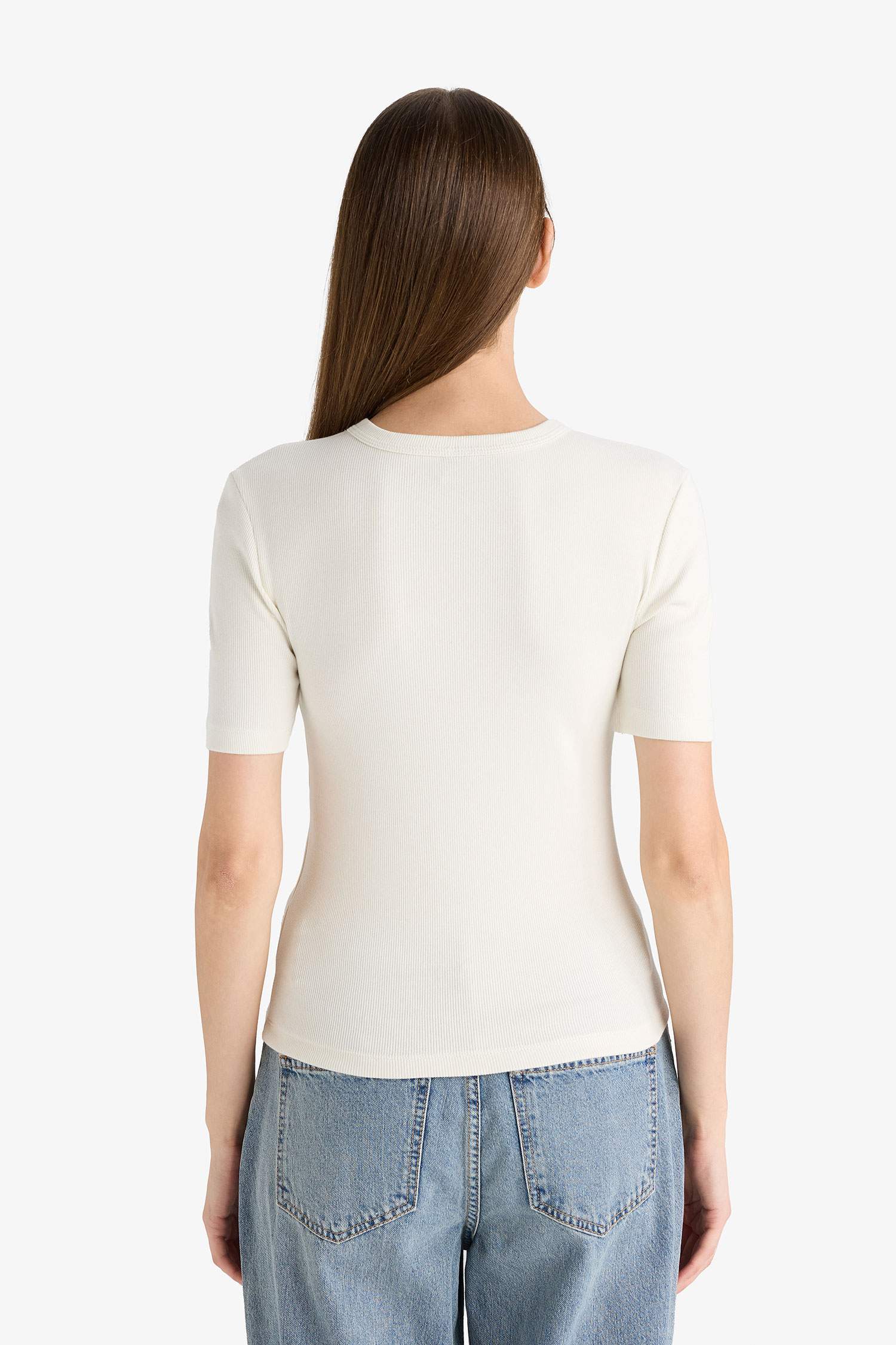 تيشيرت نص كم سليم فيت سادة بياقة مدورة مضلع