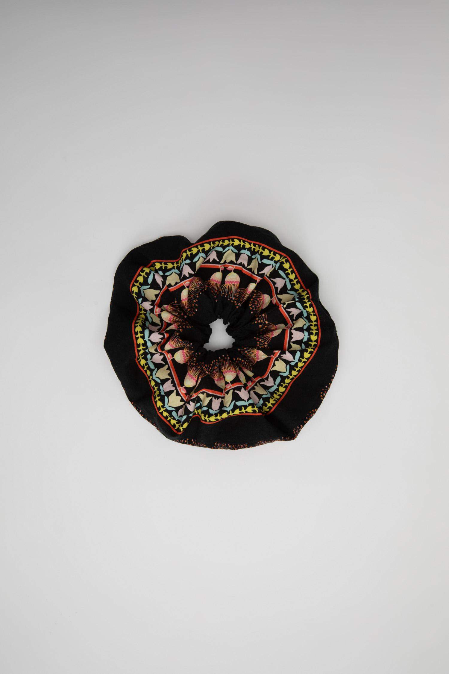 Lug Von Siga x DeFacto Desenli Saç Tokası