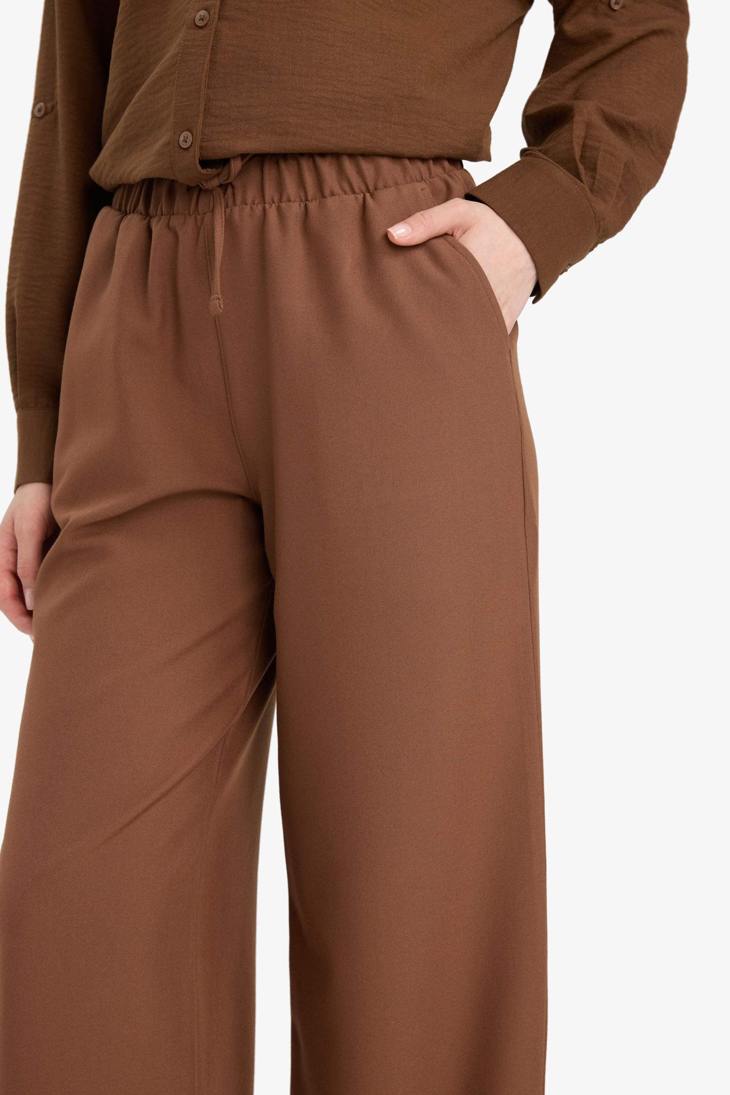 سروال واسع بني