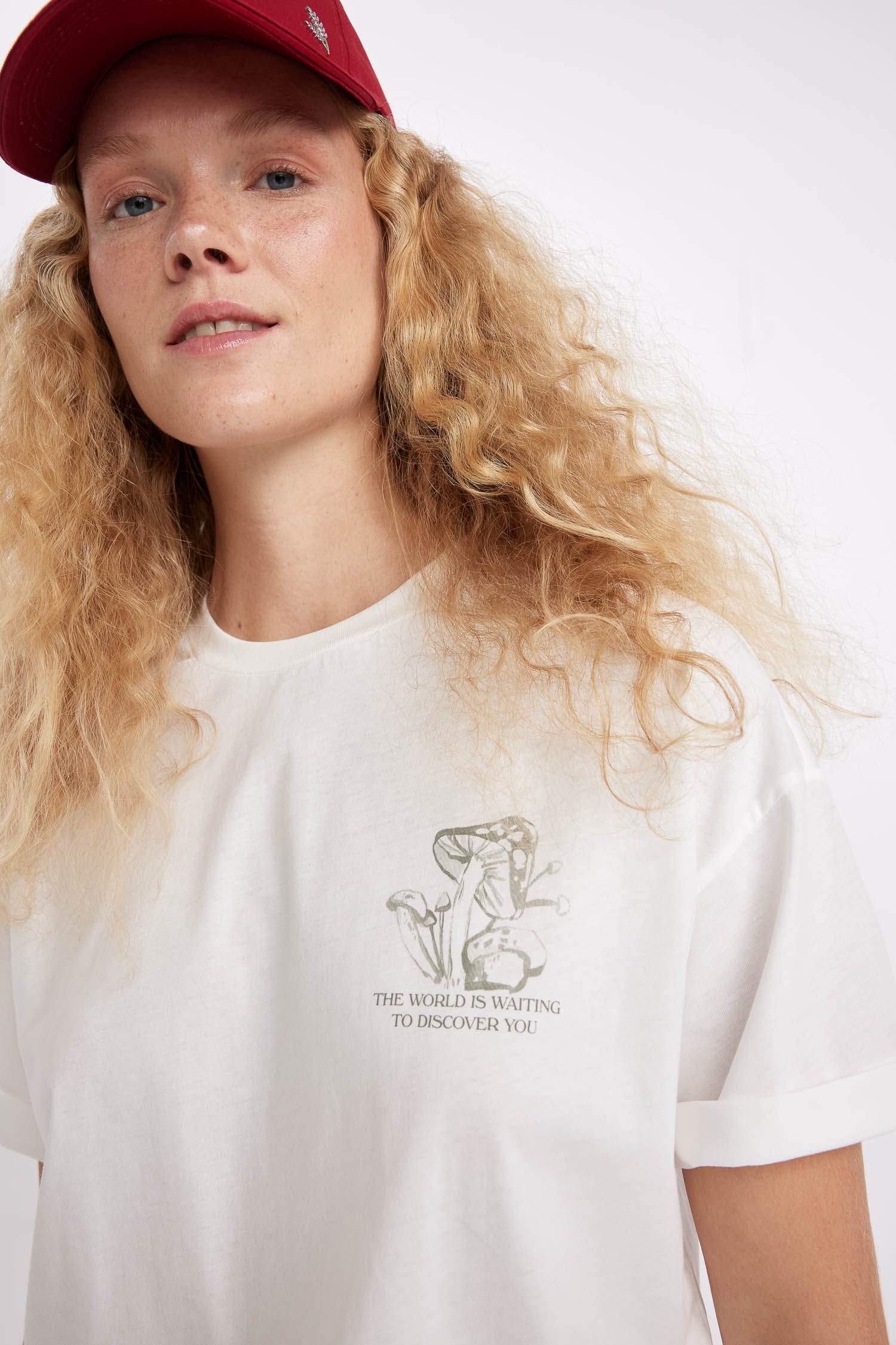 تي شيرت نص كم اوفر سايز مطبوع بياقة مستديرة