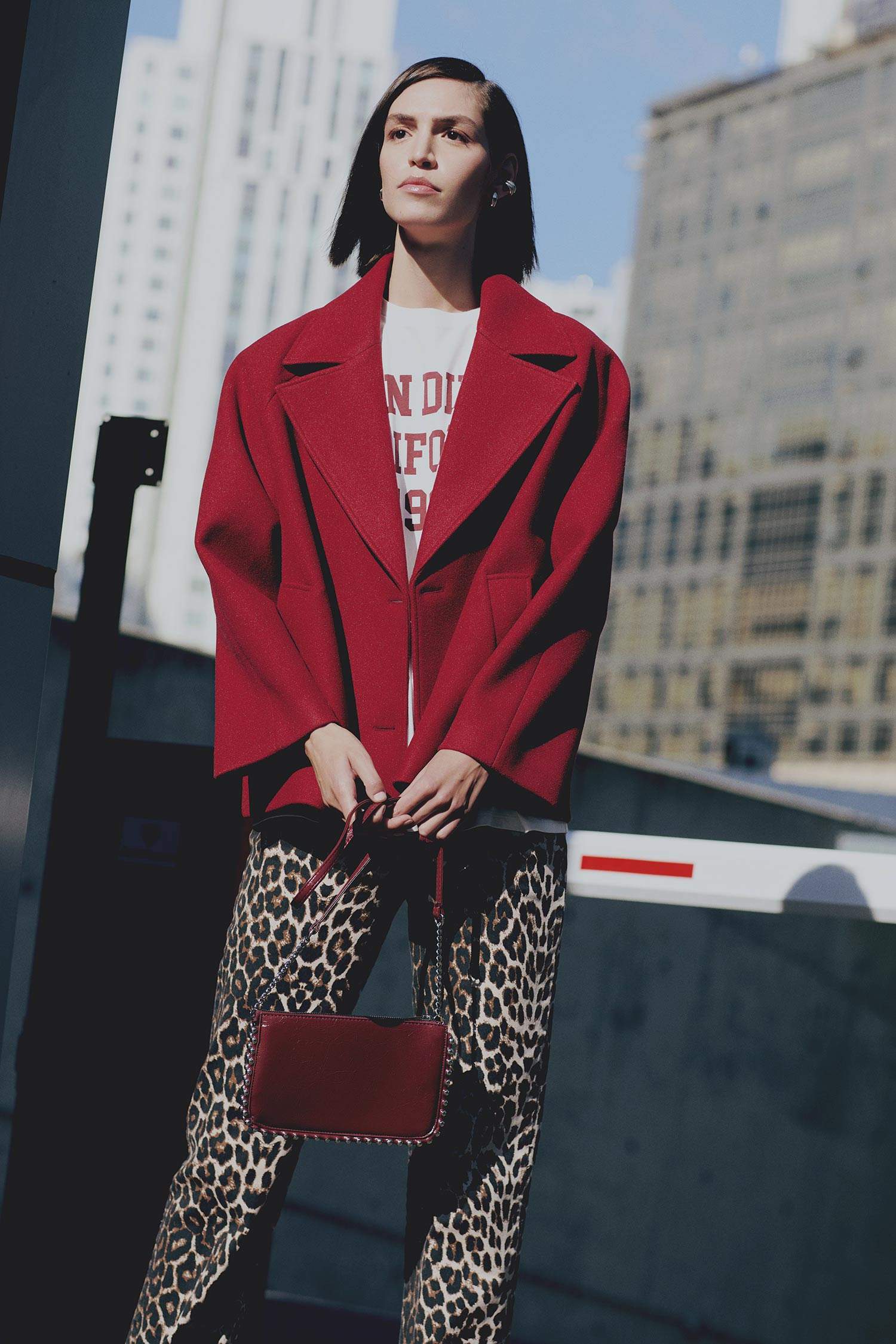 Relax Fit Kısa Kaşe Kaban Smokin Yaka Düğmeli