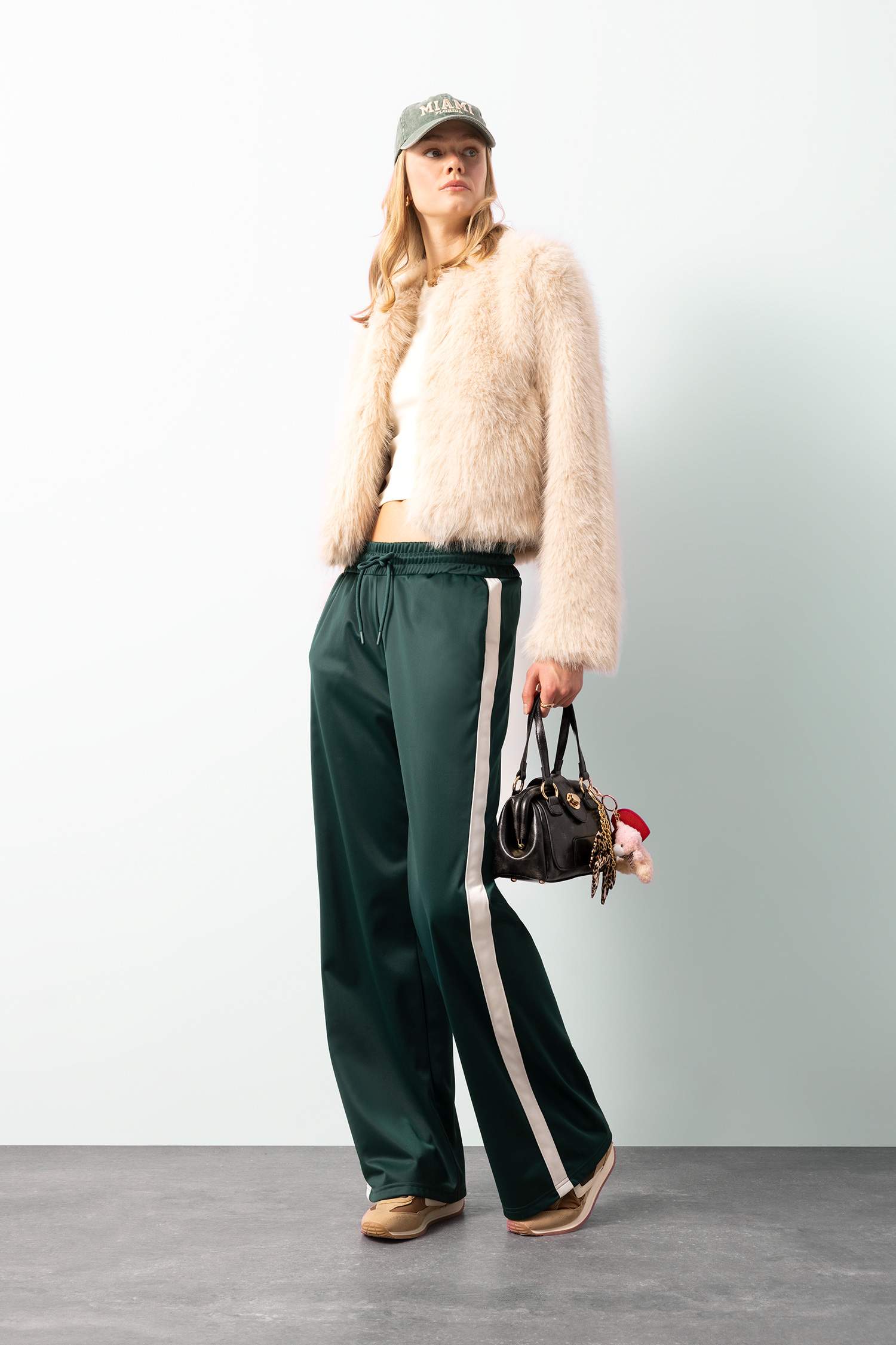 Relax Fit Kısa Suni Kürk Ceket Mont