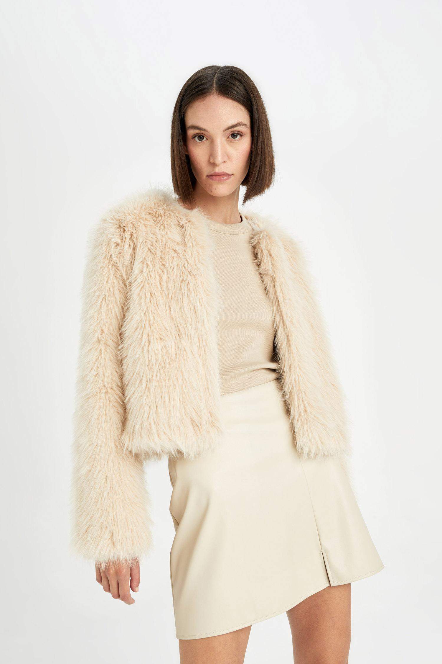 Relax Fit Kısa Suni Kürk Ceket Mont