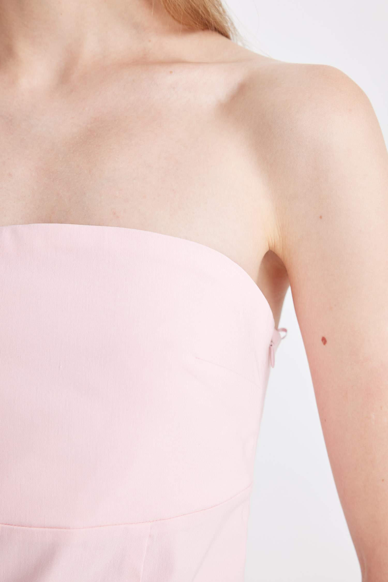 فستان قصير بدون حمالات