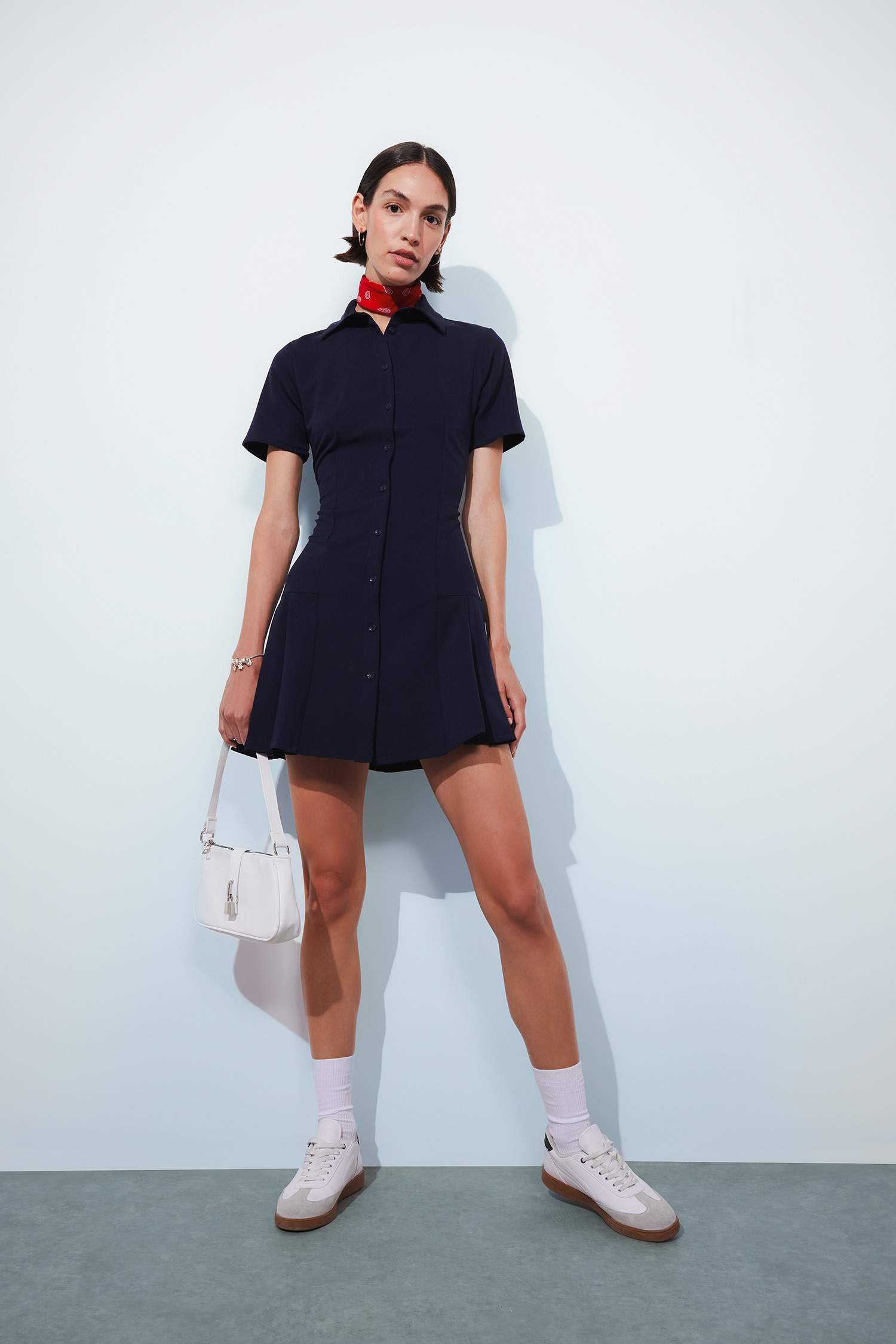 فستان قصير سامبل نص كم برقبة قميص وكسرات