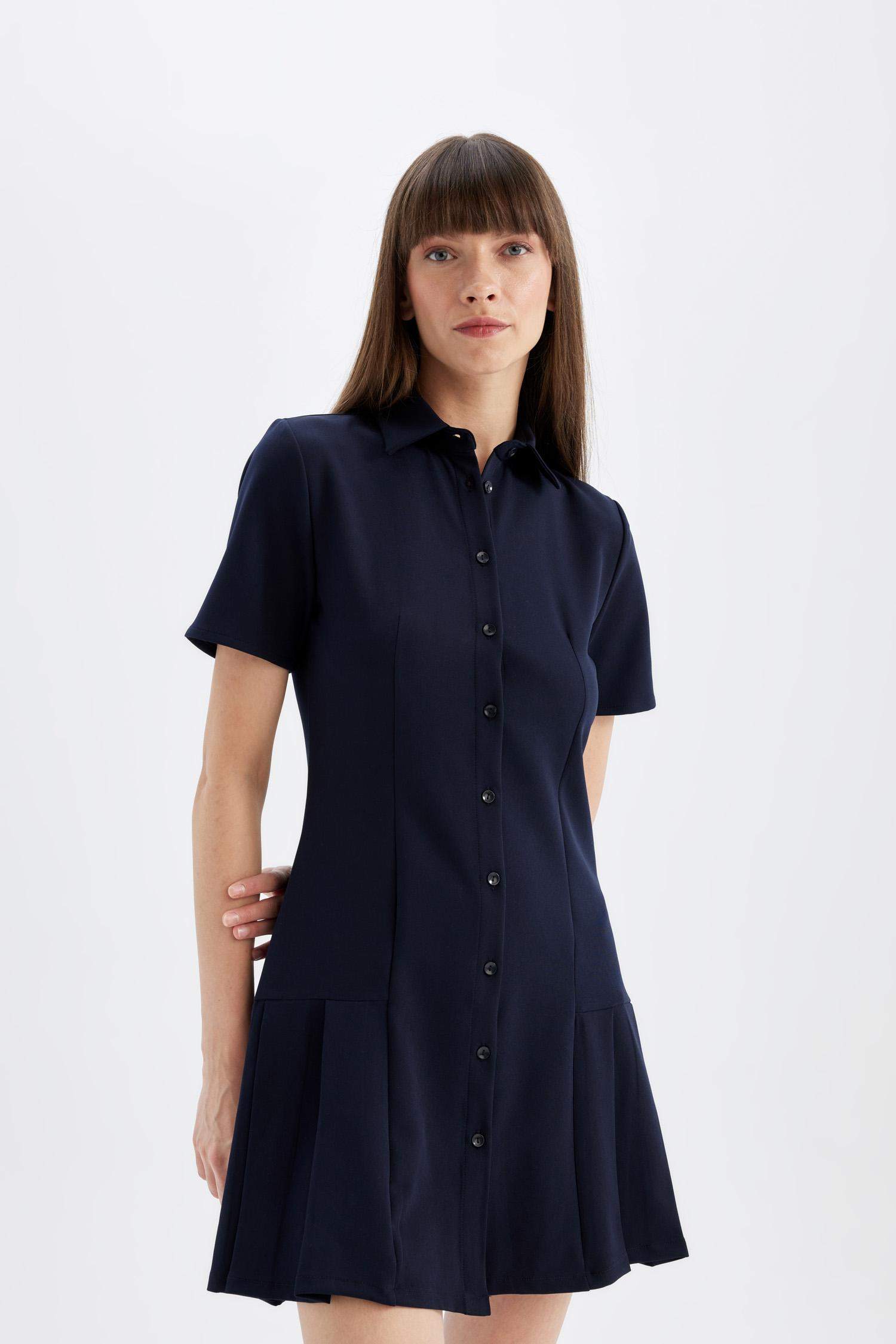 فستان قصير سامبل نص كم برقبة قميص وكسرات