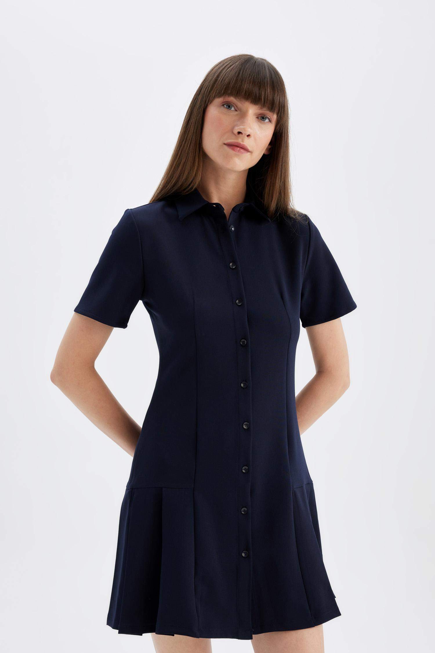 فستان قصير سامبل نص كم برقبة قميص وكسرات