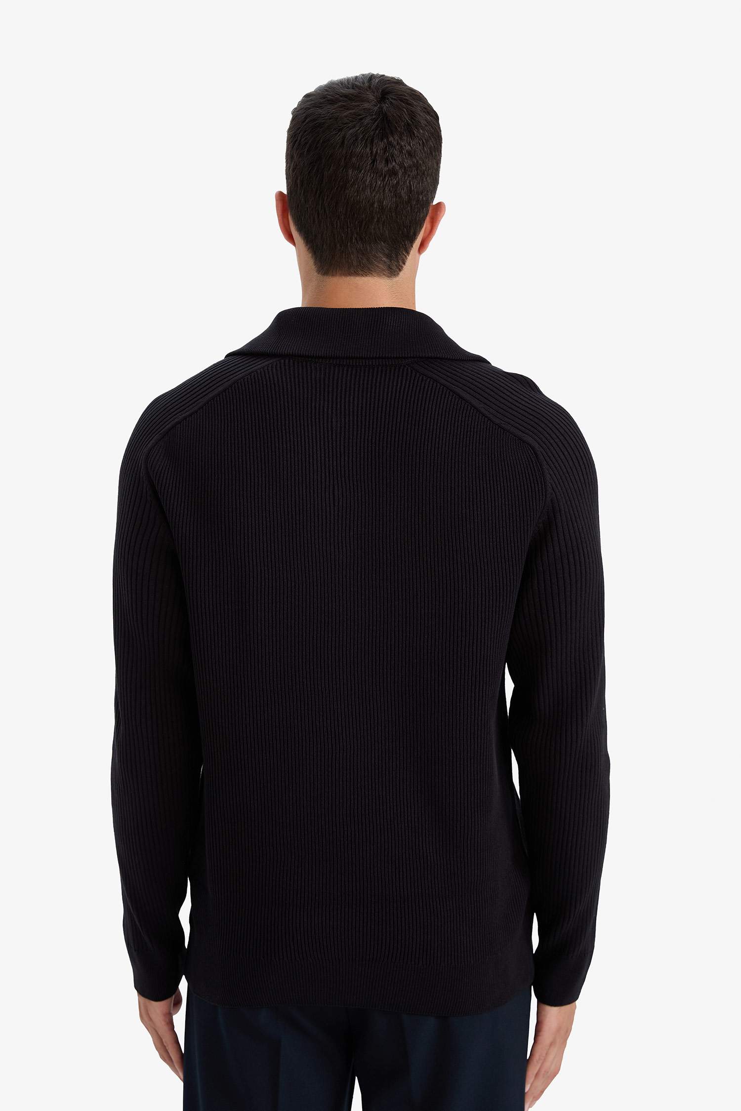 بلوفر تريكو قصة عادية برقبة عالية