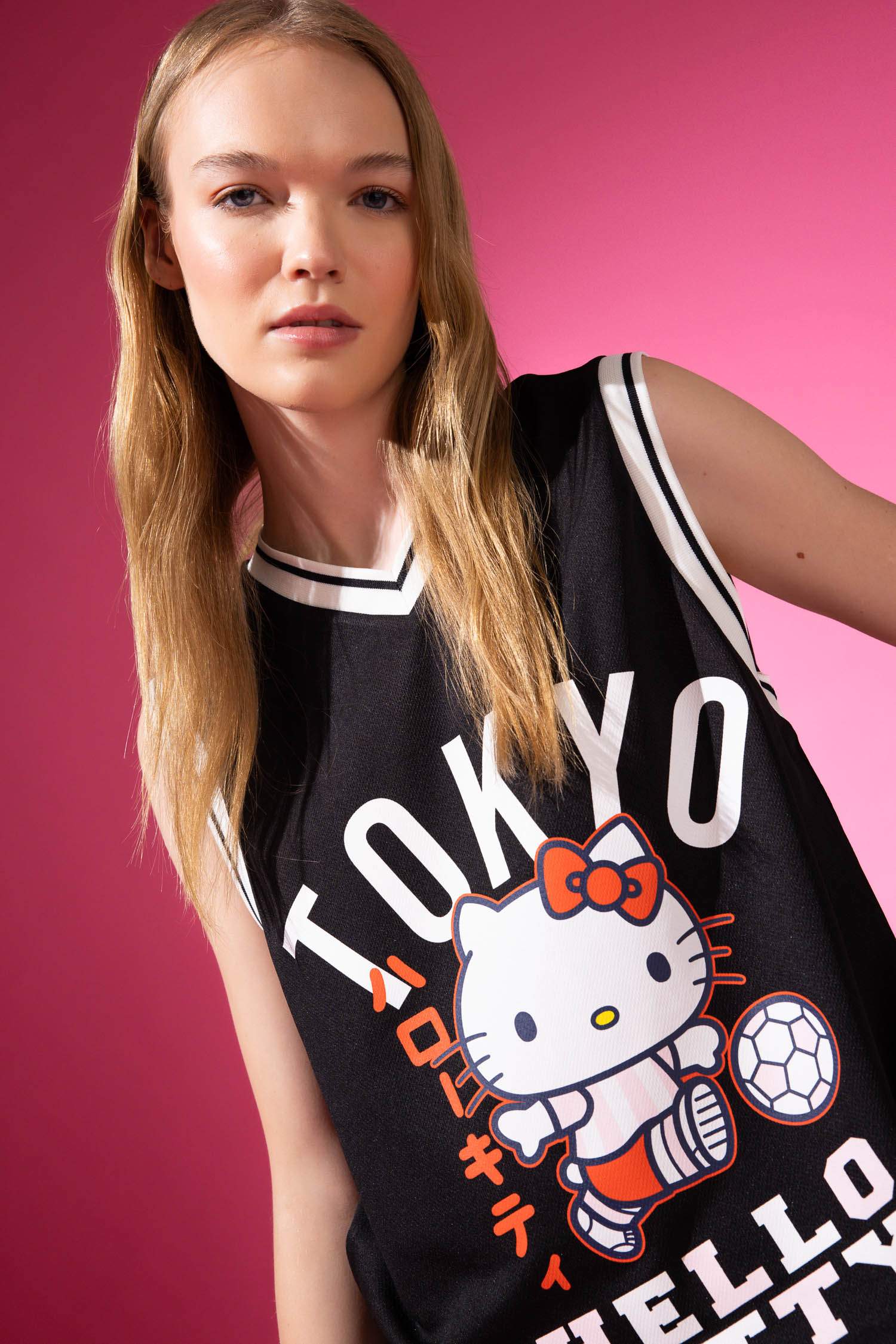 Hello Kitty Oversize Fit V-Neck Printed T-Shirt