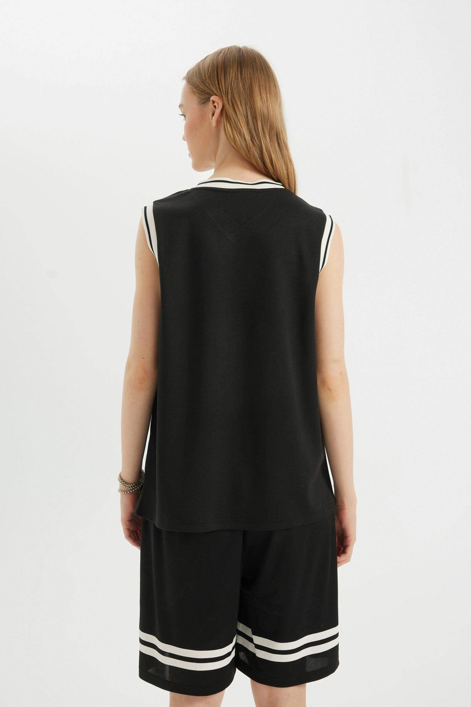 Hello Kitty Oversize Fit V-Neck Printed T-Shirt