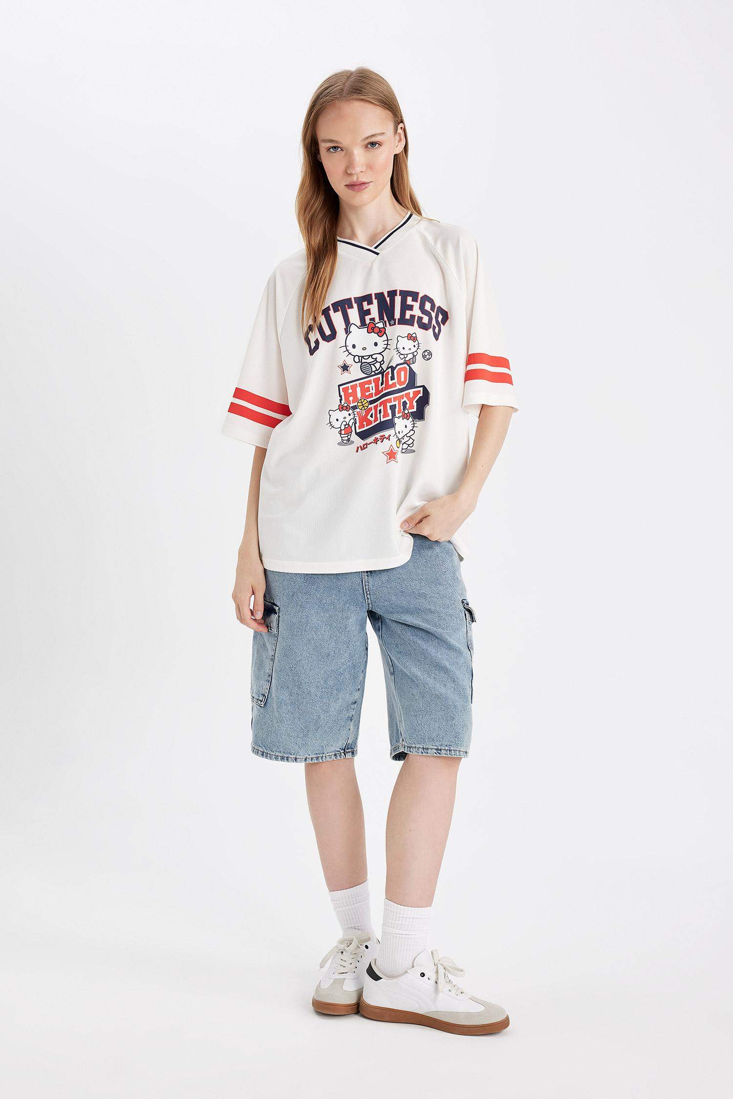 Coool Hello Kitty Oversize Geniş Kalıp V Yaka Kısa Kollu Tişört