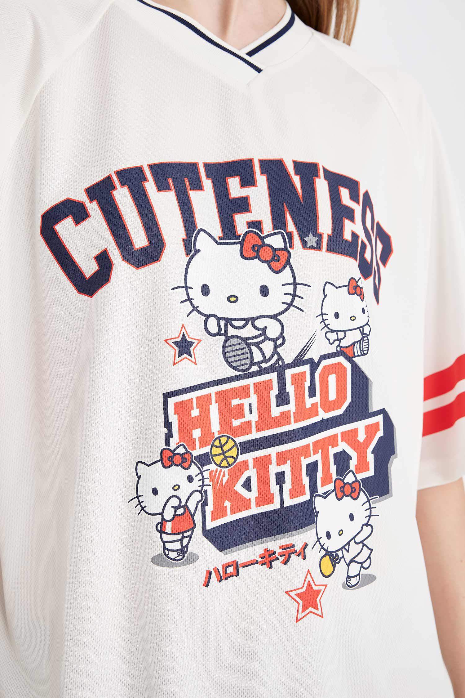 Coool Hello Kitty Oversize Geniş Kalıp V Yaka Kısa Kollu Tişört
