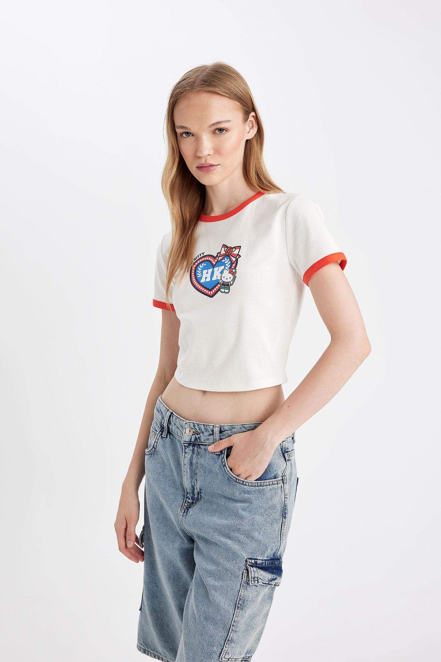 Hello Kitty Fitted Crew Neck Printed Ribbed T-Shirt