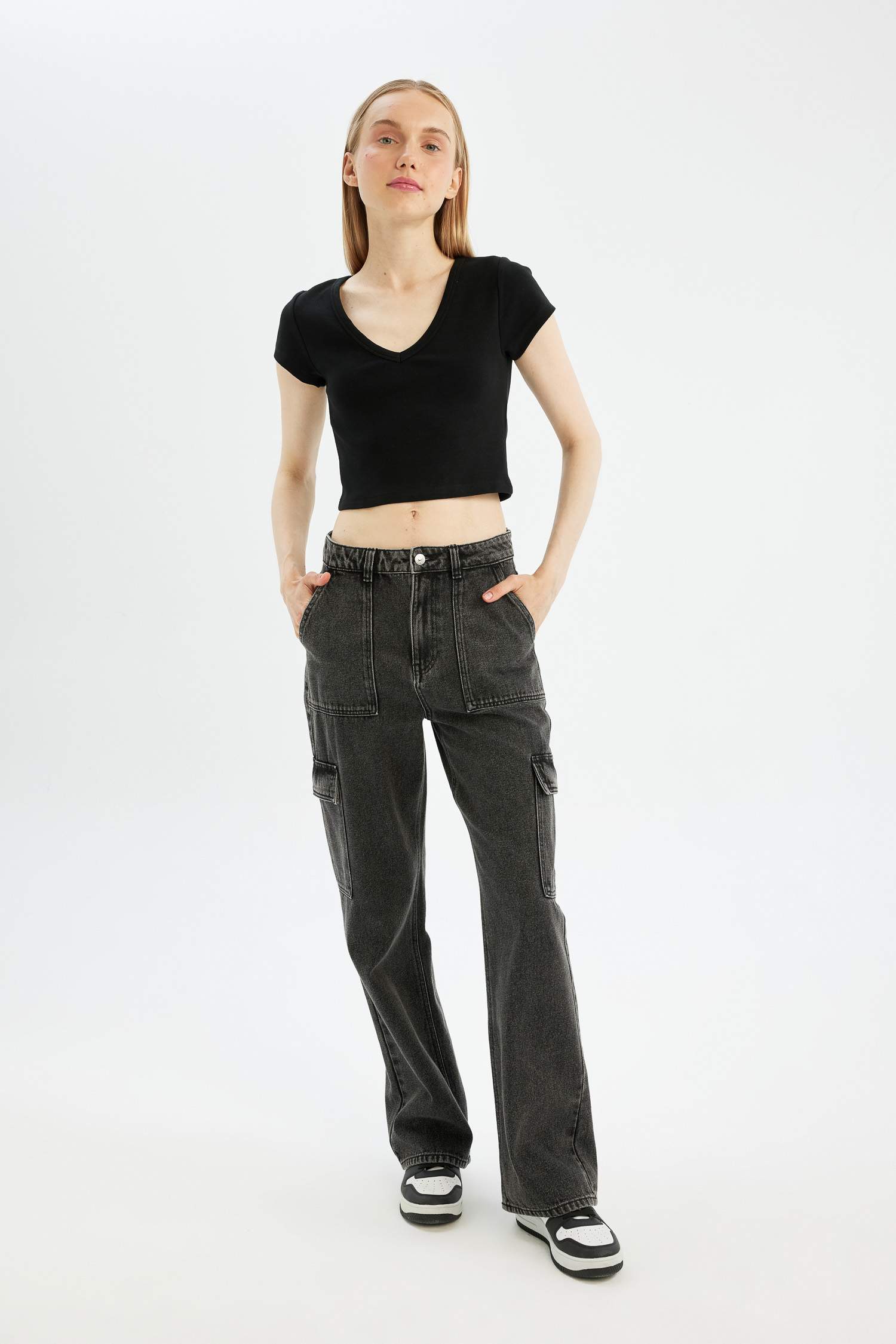 Coool Fitted V Yaka Ribana Basic Düz Kısa Kollu Tişört