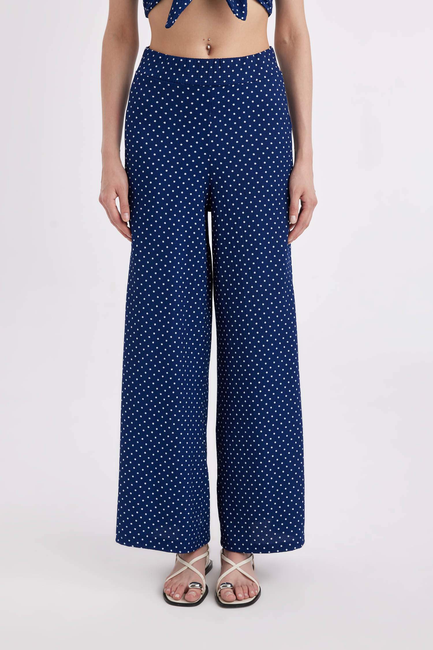 بنطرون منقط منسوج وايد ليج برجل واسع