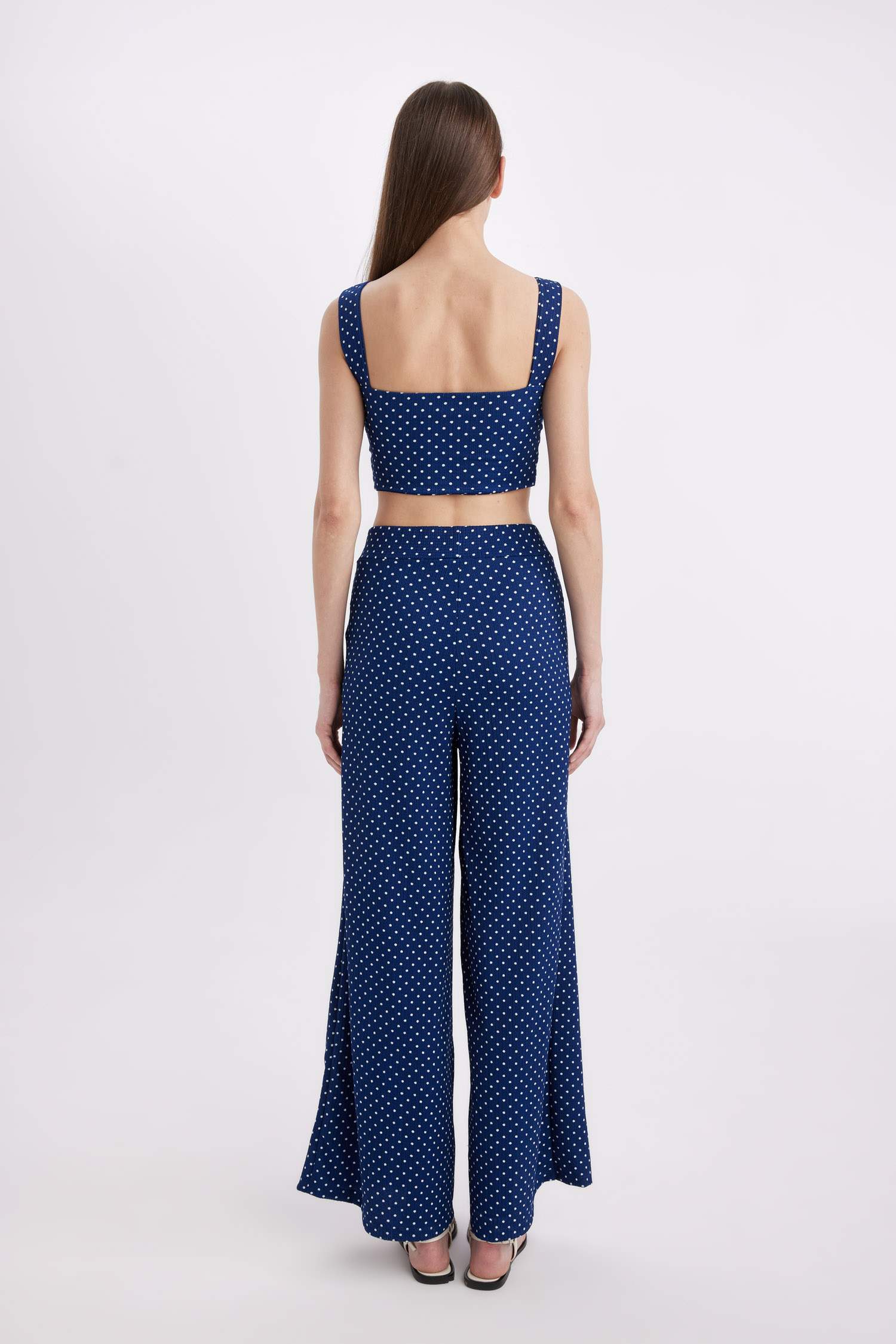 بنطرون منقط منسوج وايد ليج برجل واسع