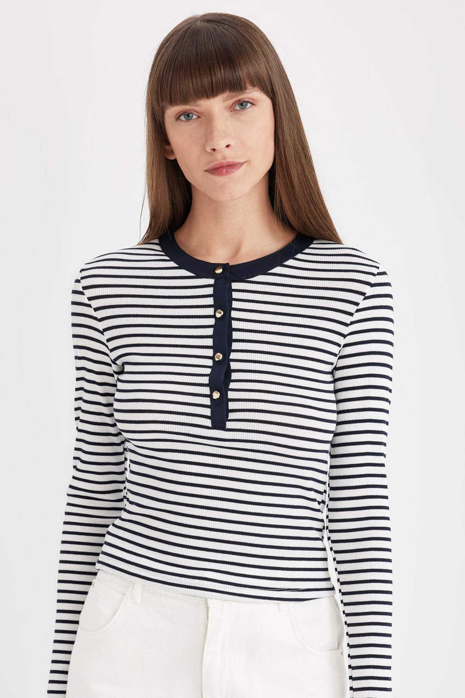 تيشيرت مخطط كم طويل سليم فيت مضلع برقبة مستديرة