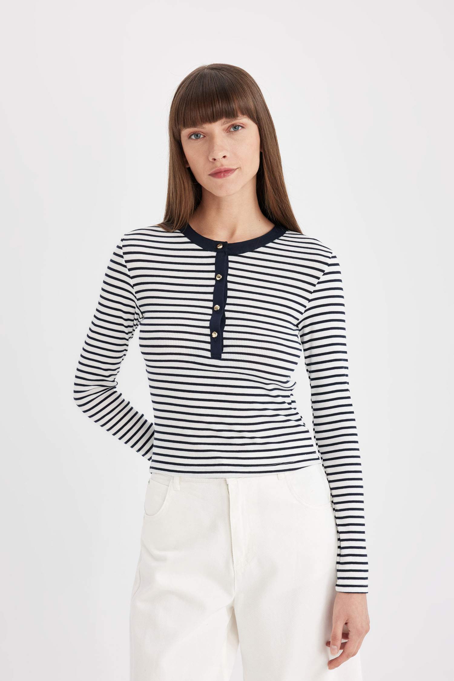 تيشيرت مخطط كم طويل سليم فيت مضلع برقبة مستديرة