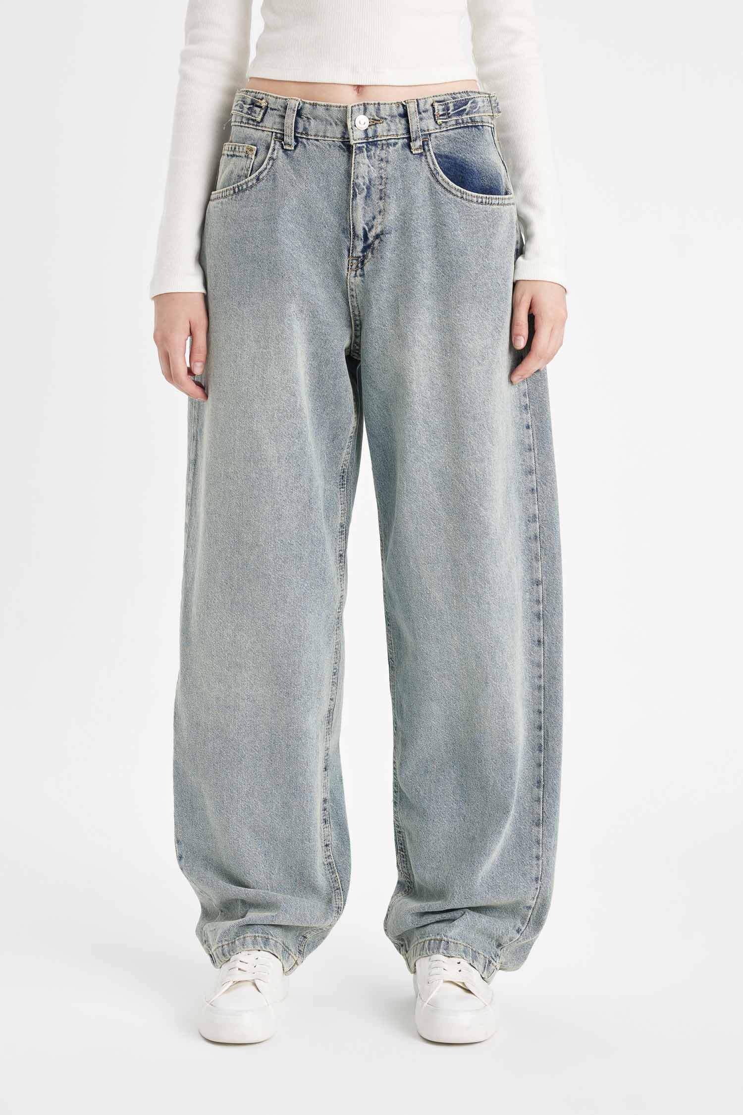 بنطلون جينز باجي فيت بخصر عالي