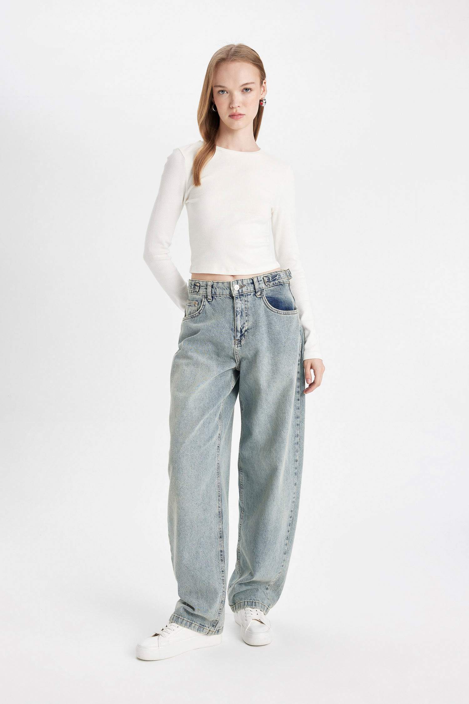 بنطلون جينز باجي فيت بخصر عالي