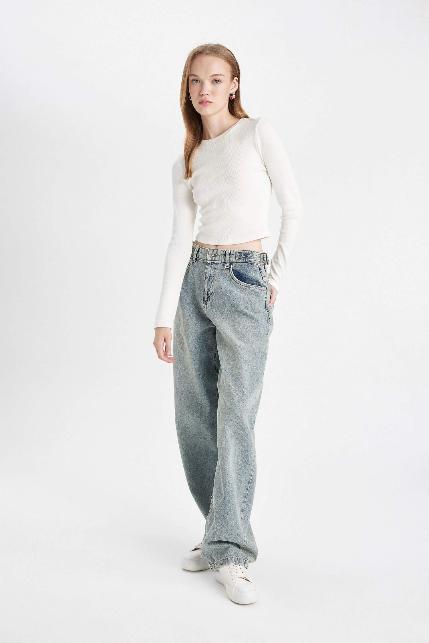 بنطلون جينز باجي فيت بخصر عالي