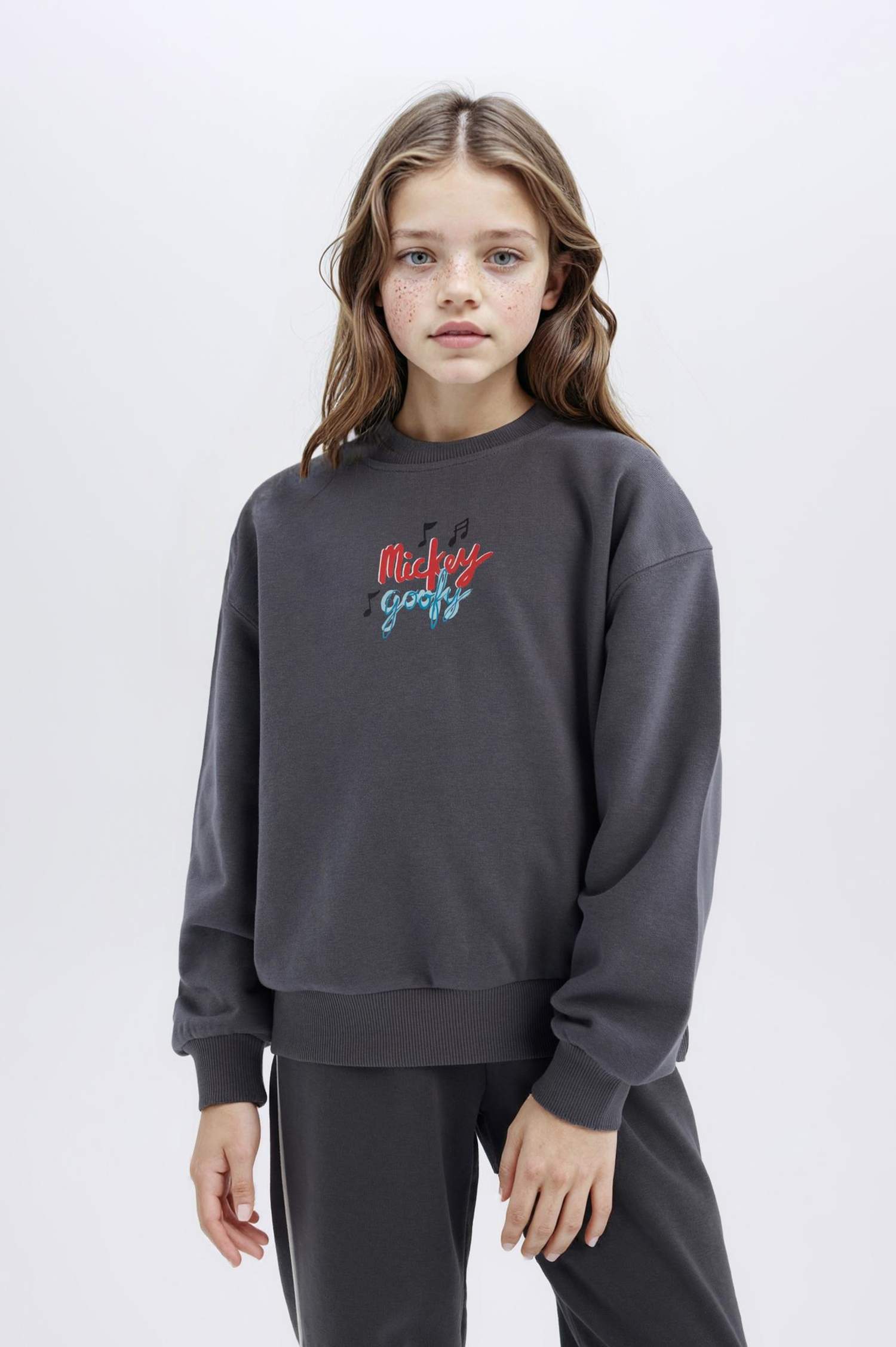 Girl Disney Mickey Mouse &Friends Oversize Fit Back Printed Sweatshirt